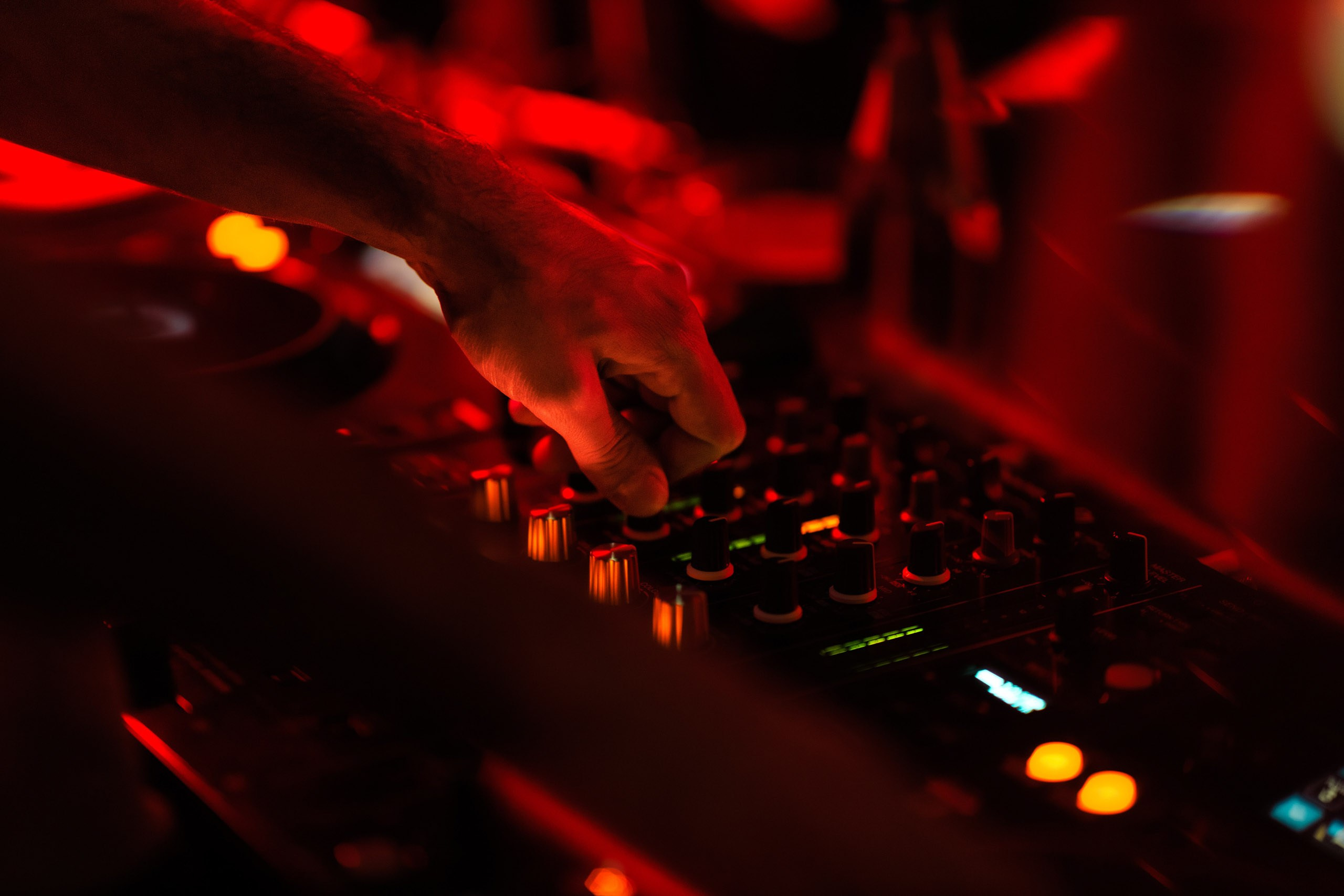 Octave (Ro) x stndrt13. Репортажный фотограф Екатеринбург | Яркий, качественный репортаж | Концерты, клубы, репортаж, праздники, корпоративы