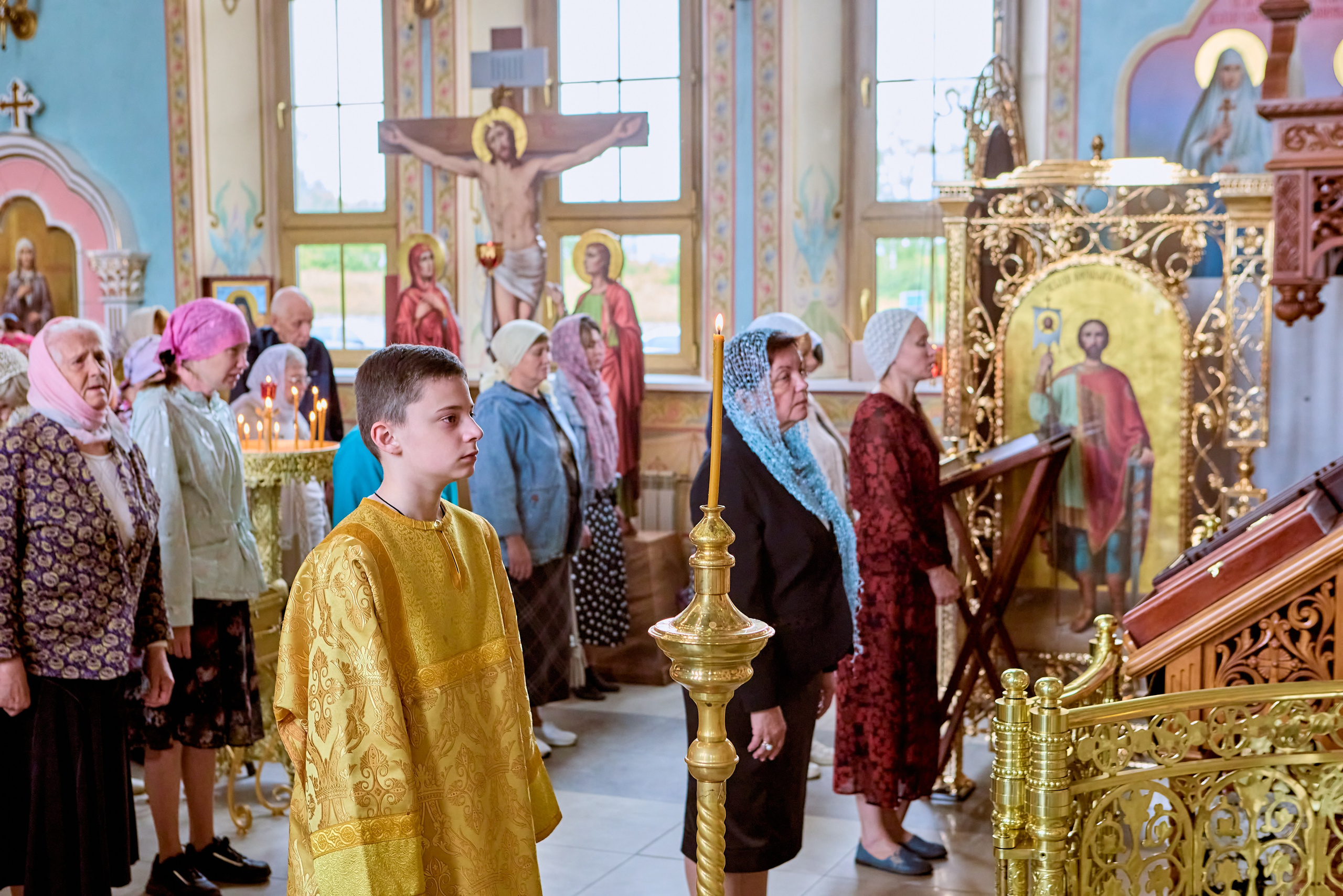 Божественной Литургии в Неделю Всех Святых, отражённое мастером церковной фотографии из Дзержинска