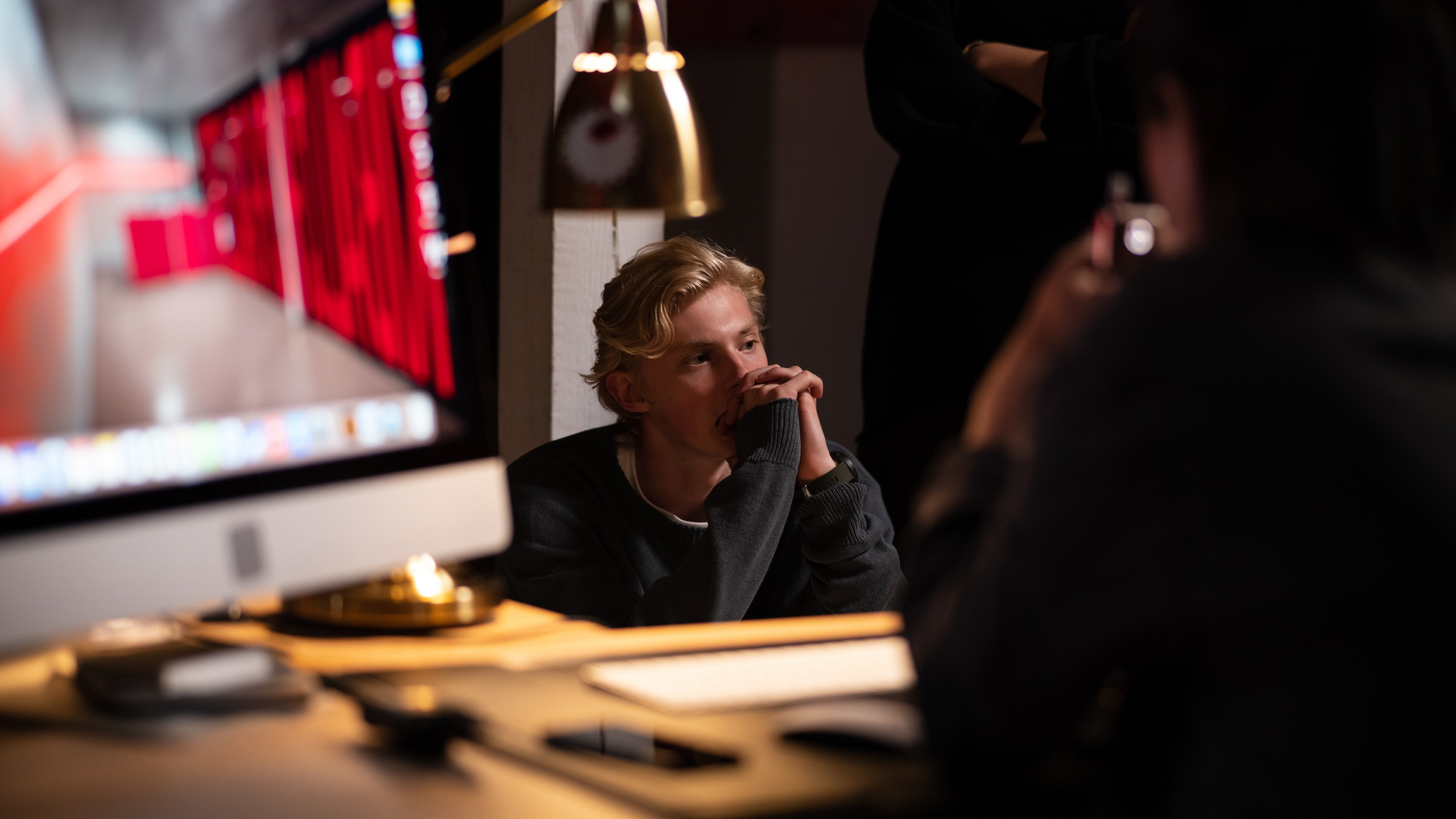 Фотограф Иван Саяпин - бэкстейдж с  площадки, где создавался сериал "Жвачка" для PREMIER