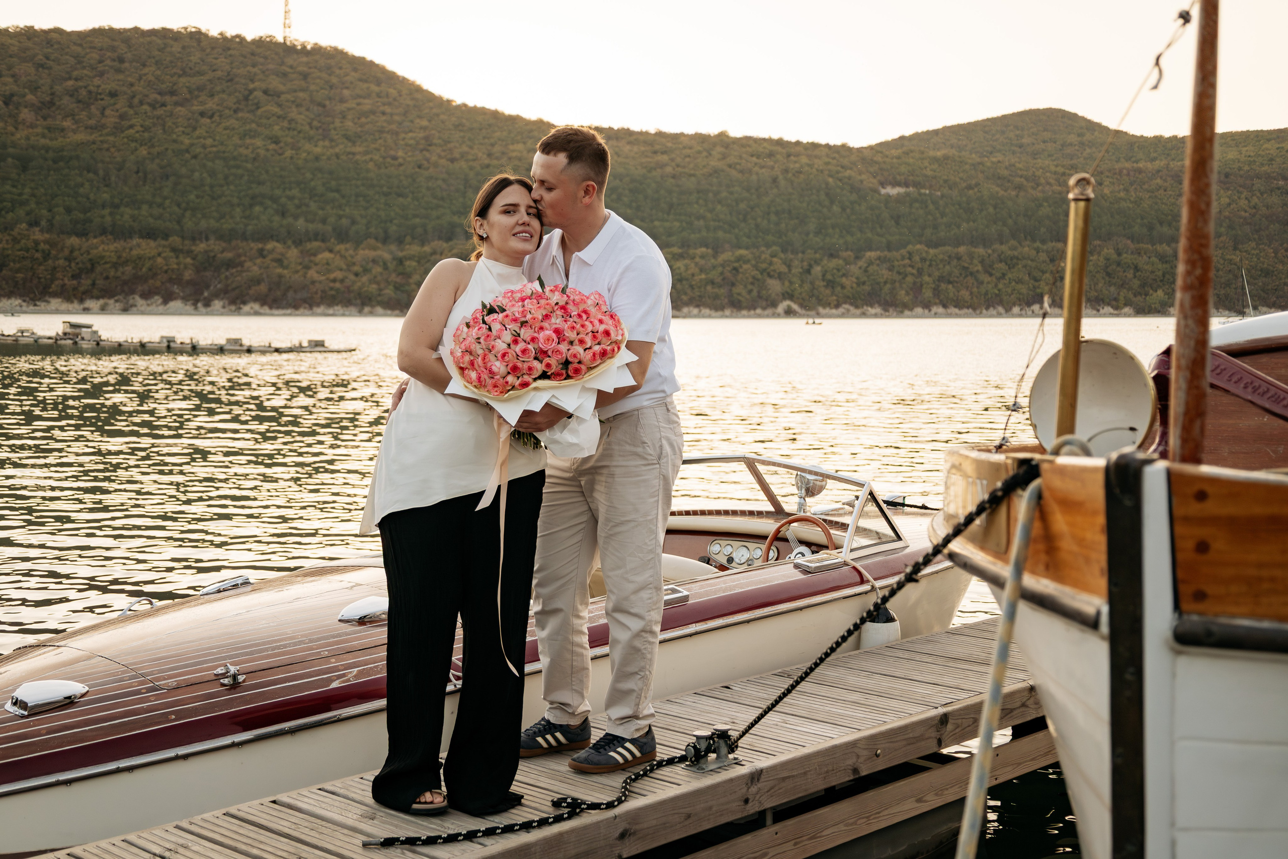 Портфолио: съемка настоящих эмоций во время предложения на воде