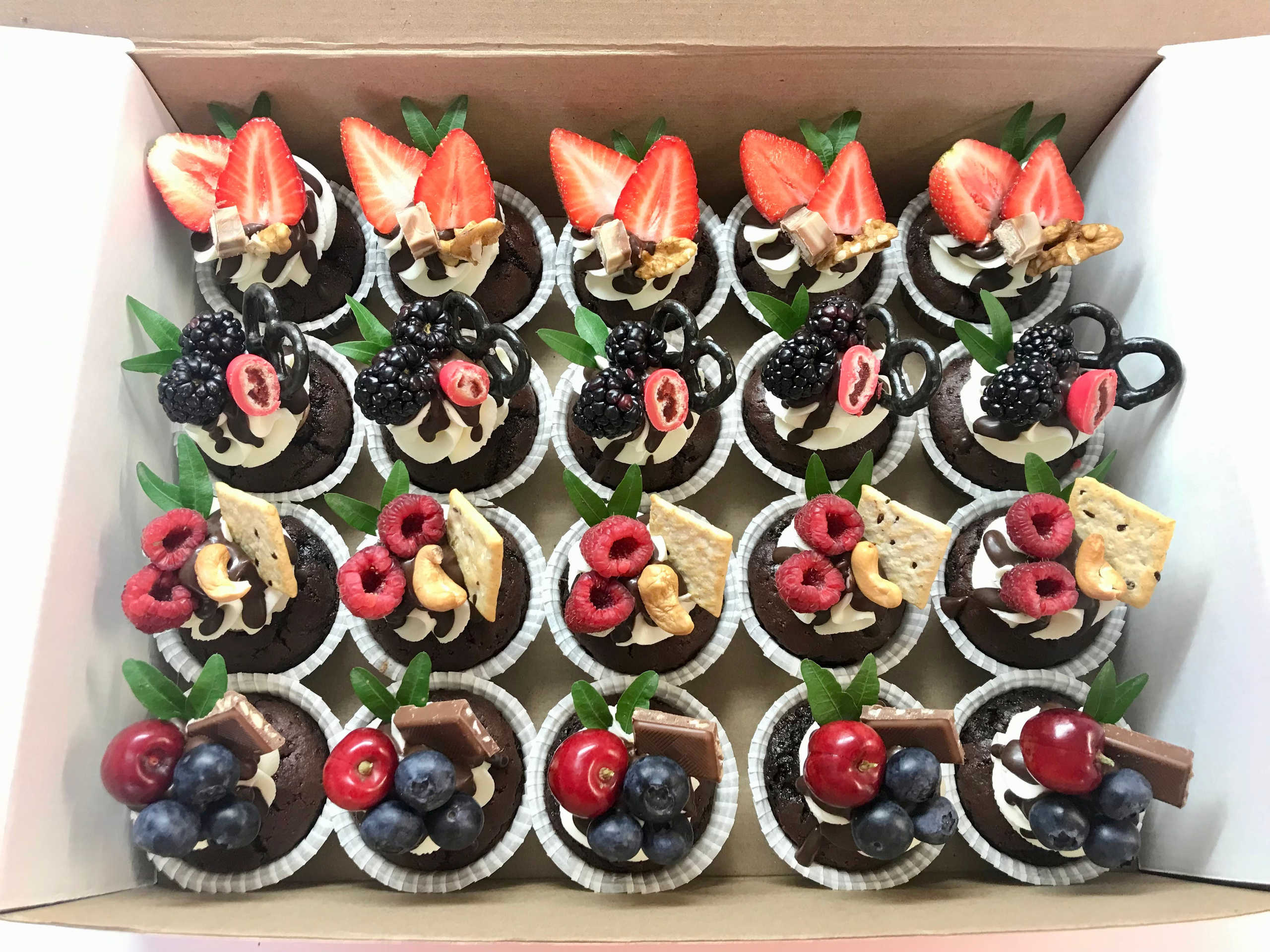 Капкейки фуршетные. Katyasugarsugar капкейки, зефир, торты Москва