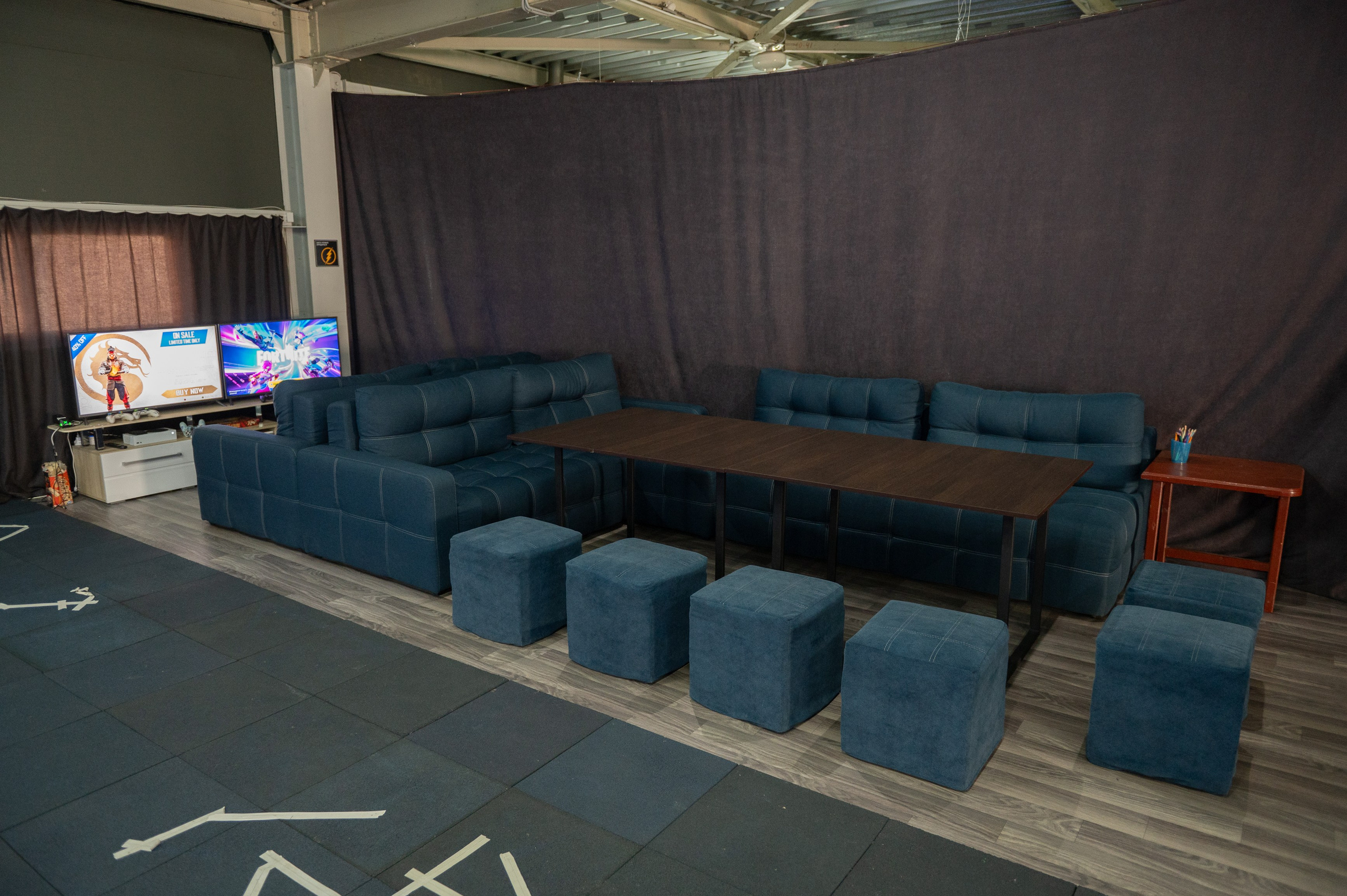 ИНТЕРЬЕР. Клуб виртуальной реальности Абакан — PortVR Club