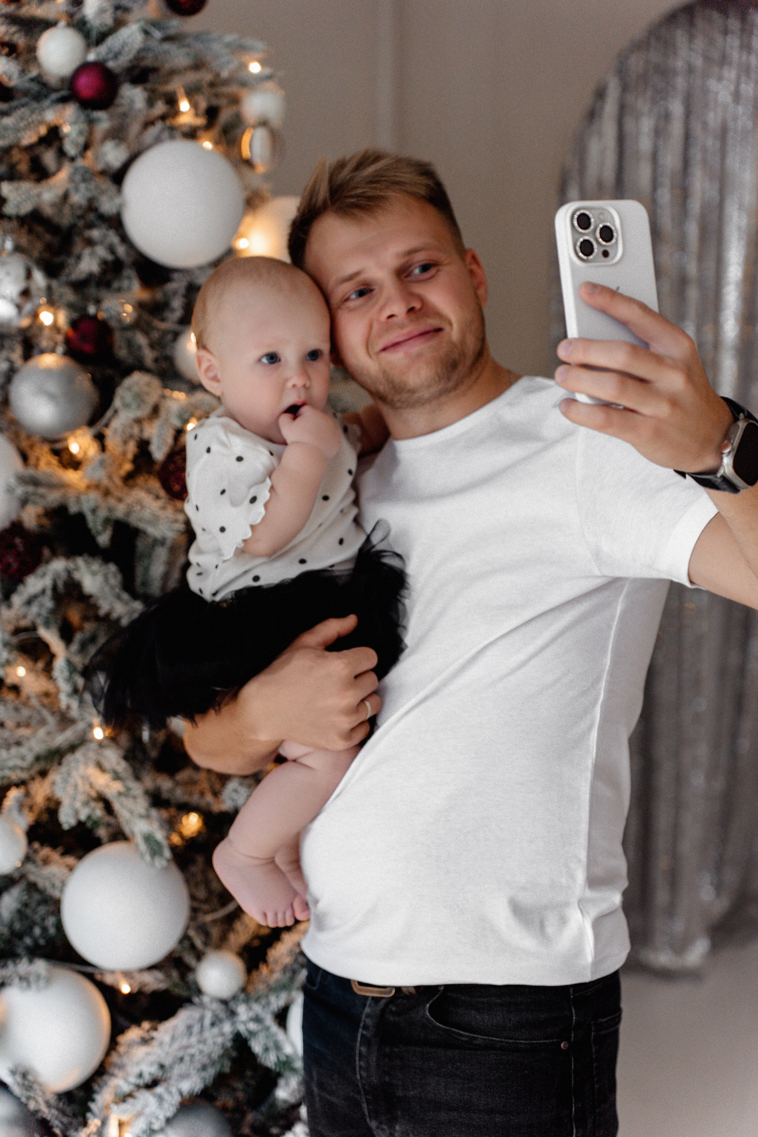 Новогоднее волшебство большой дружной семьи. Ваш семейный фотограф в Минске — Вика Трегубова