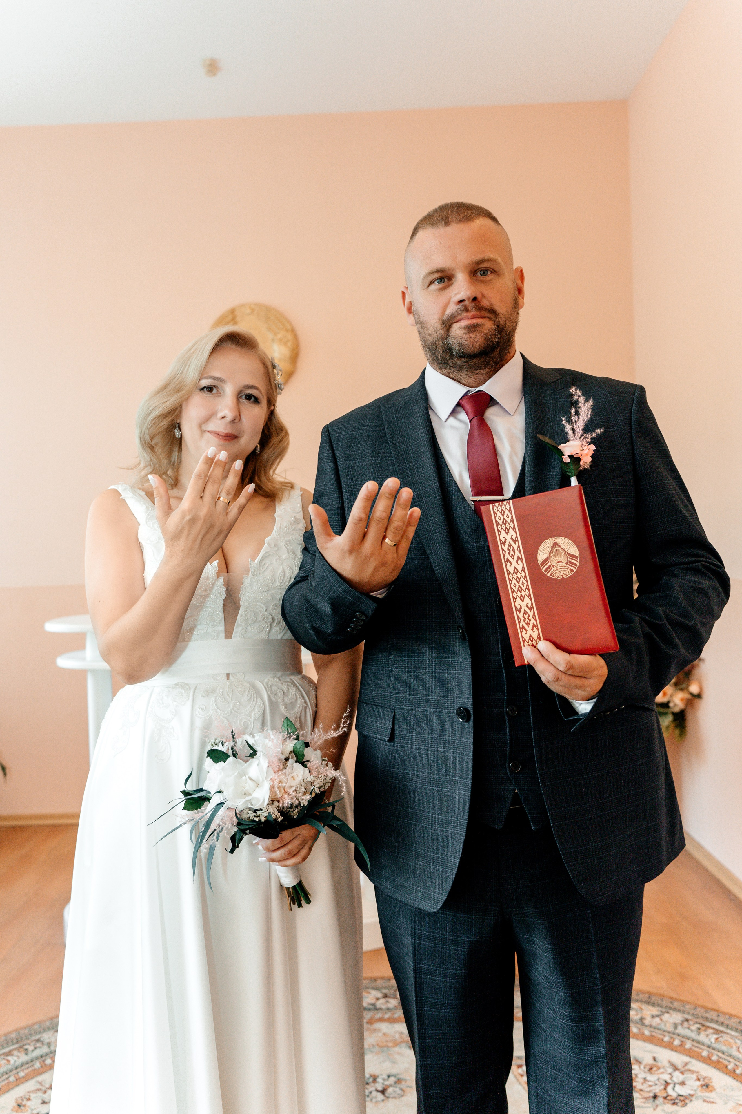 ЗАГС Партизанского района (малый зал). Ваш семейный фотограф в Минске — Вика Трегубова