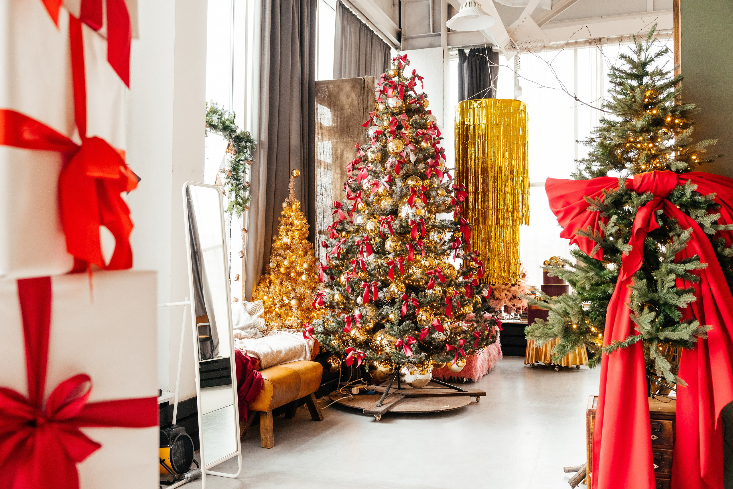 Заказывайте фотосессию в уютной фотостудии Питер, зал Невский в Сургуте у талантливого фотографа Анны Старцевой