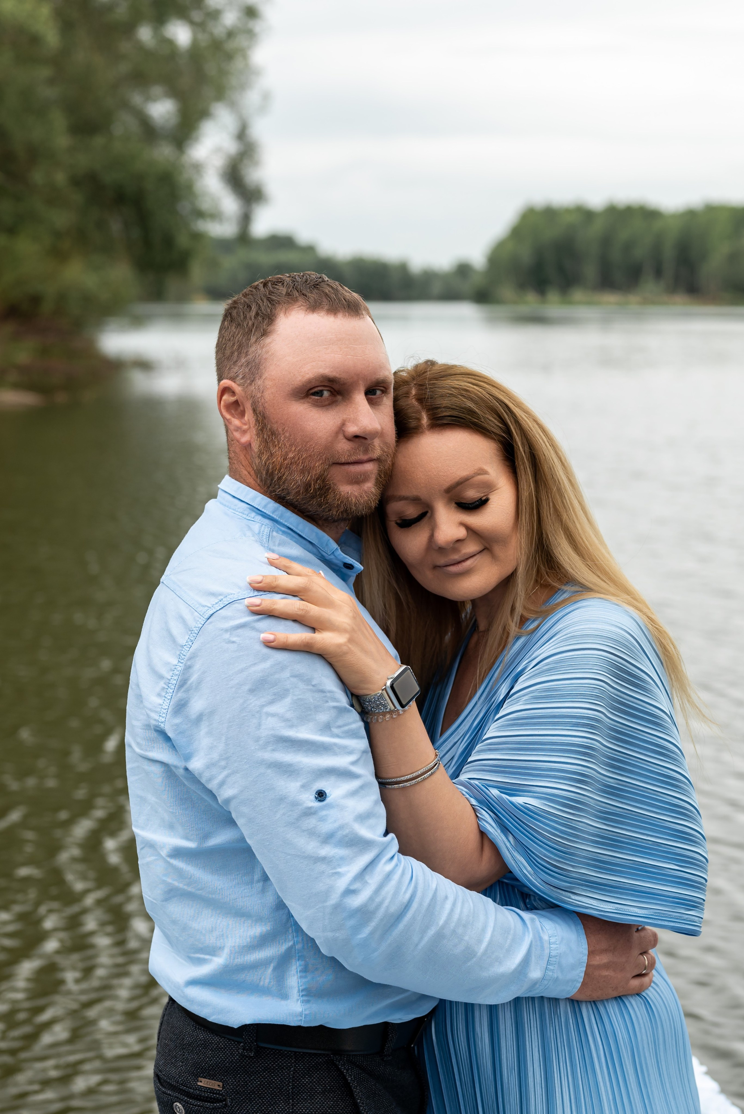 Фотопроект на лодке с голубыми гортензиями. Фотограф в городе Салават