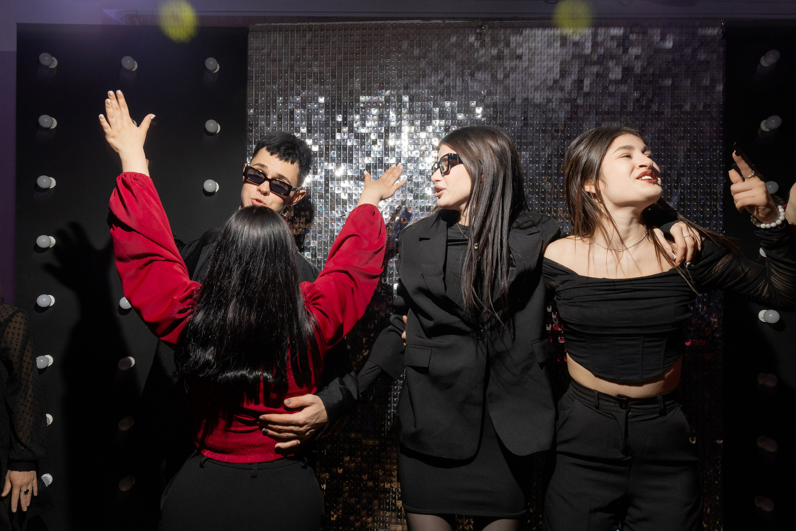 Корпоративная фотосъемка для кафе GARAGE | Новый год 2025 | Минск. Свадебный фотограф в Минске/Беларуси Сергей Спиридонов