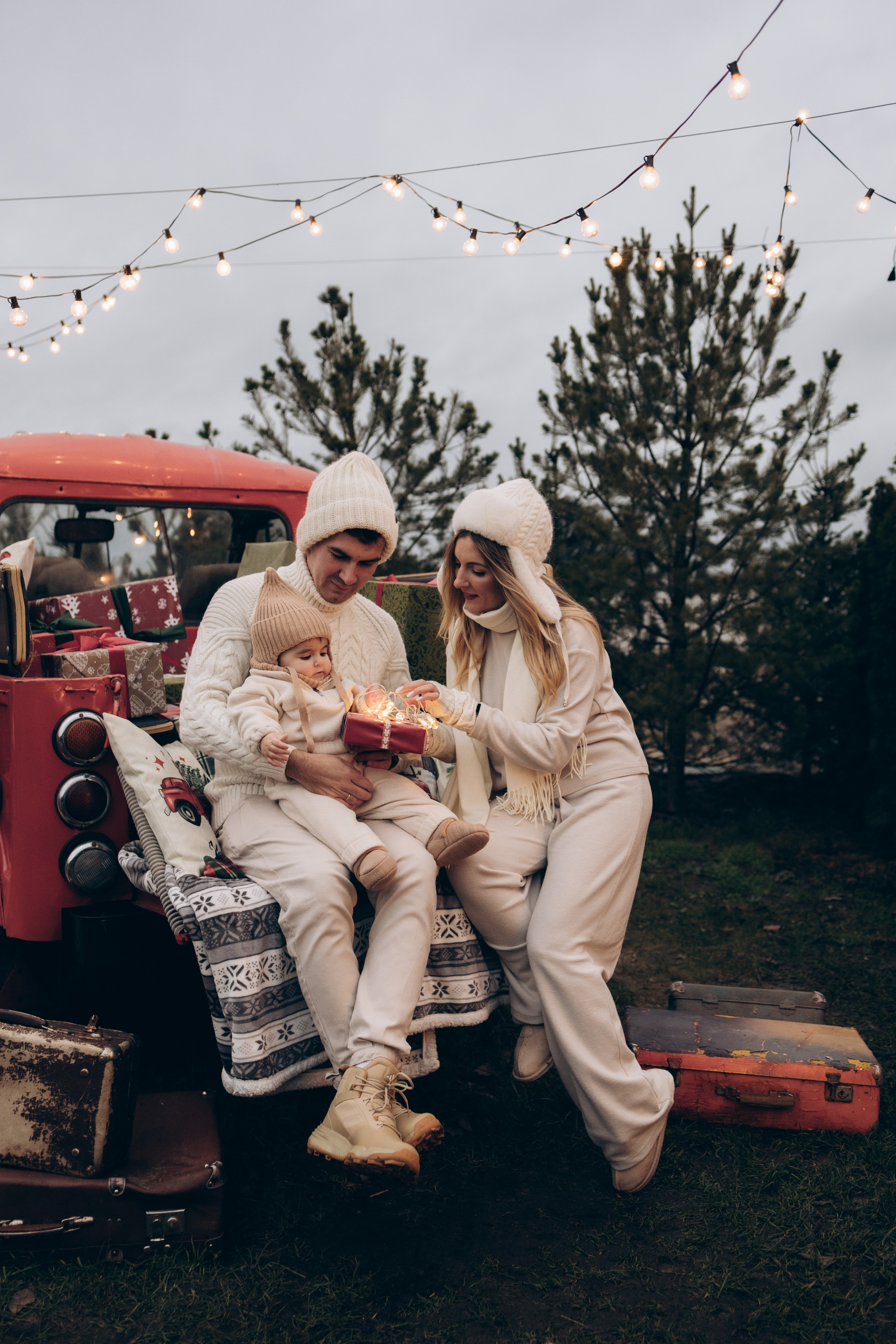 Семейная новогодняя фотосессия в Леона даче. Семейный и детский фотограф в Санкт-Петербурге Павлова Елена