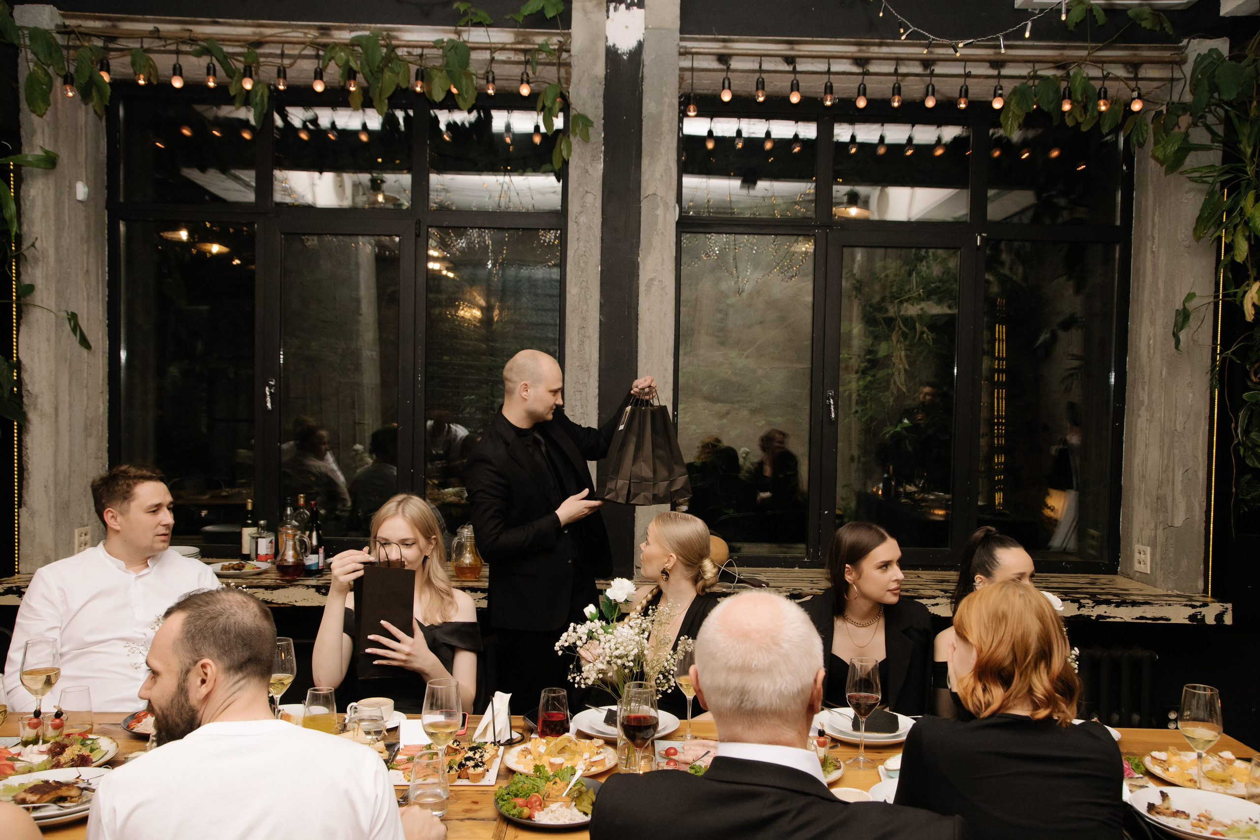 Цветочная локация. Свадебный фотограф Челябинск Полина Чеботарь