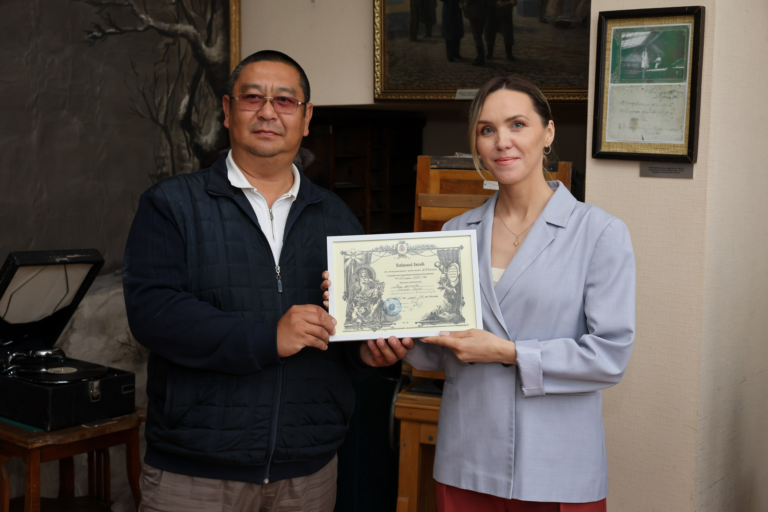 Фотовыставка к 1 июня 2025 «Мир детства». Детский и семейный фотограф в Павлодаре Оксана Солей. Школа моделей