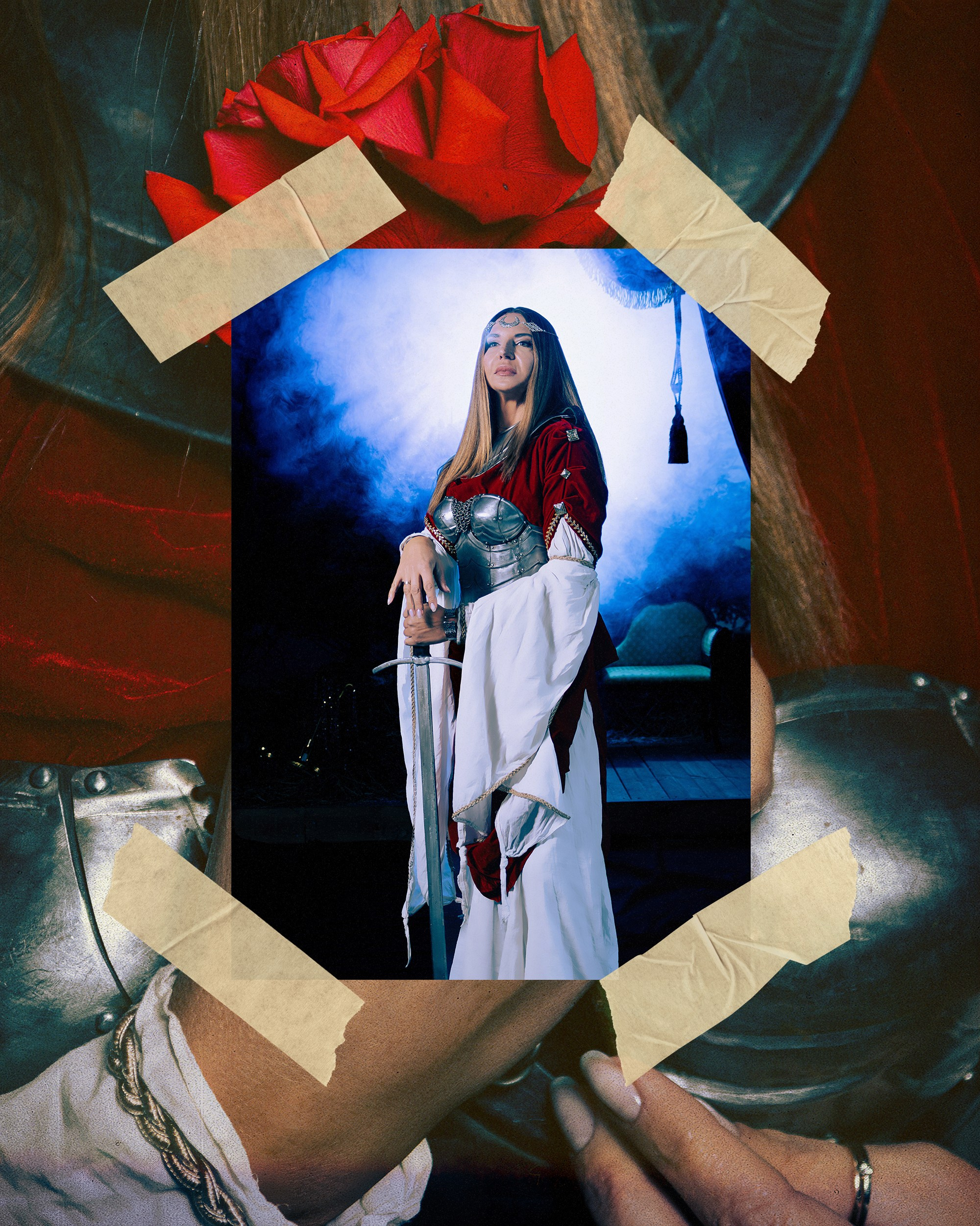 Женская фотосессия в Ростове-на-дону в образе воительницы с доспехами и мечом в поле.