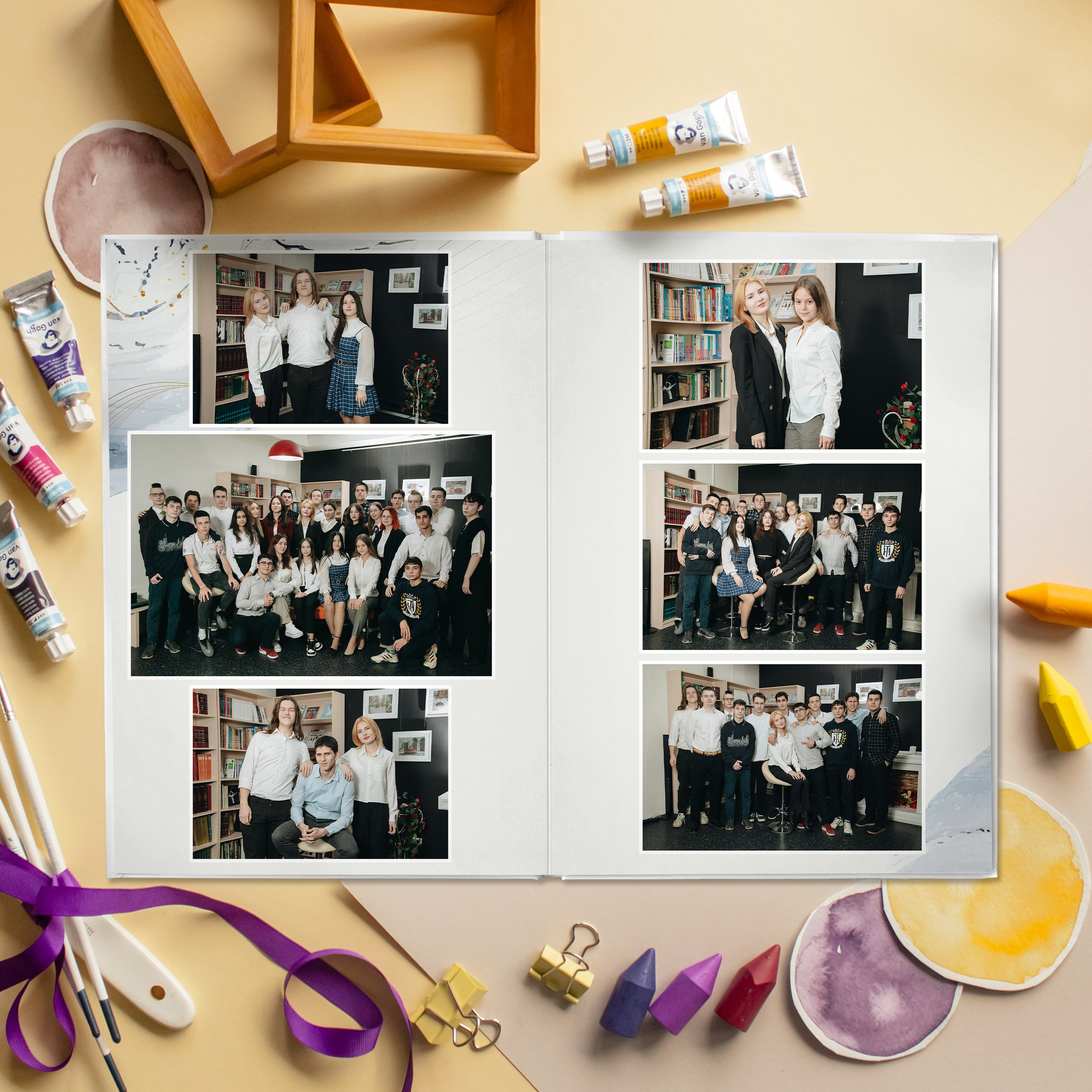 Выпускной альбом 2 разворота для старшей школы. Выпускные альбомы для детского сада и школы в Москве