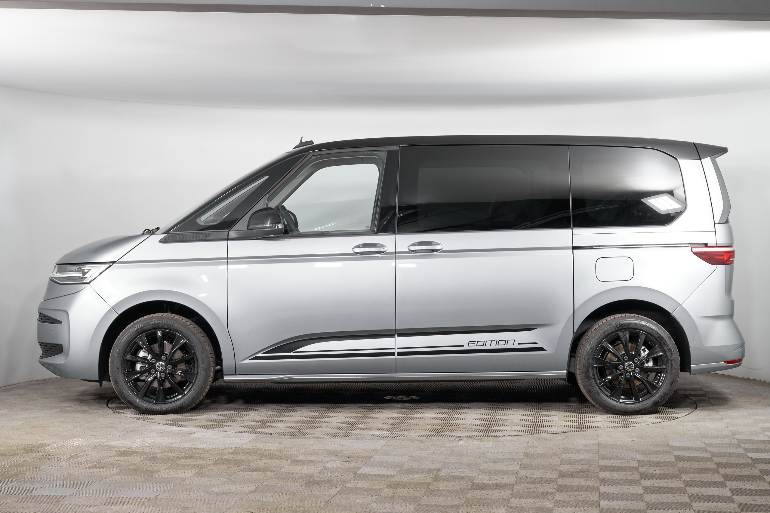 Multivan. Фотограф Николай Прокофьев модельные тесты в Москве