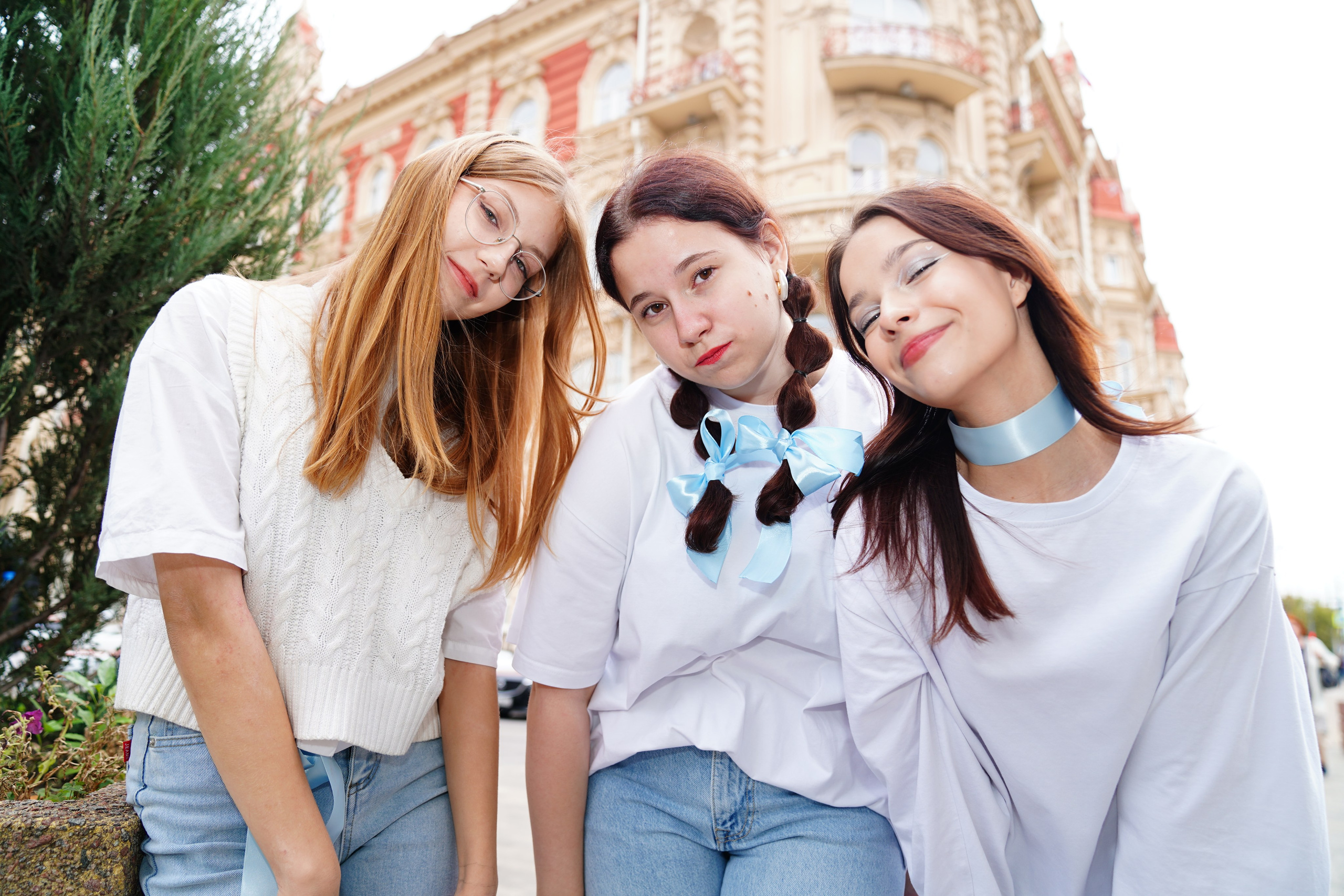 Парк Горького _бело-голубые оттенки старшая школа. MEMENTO.Выпускные альбомы, школьные, юбилейные и другие книги. Ростов-на-Дону