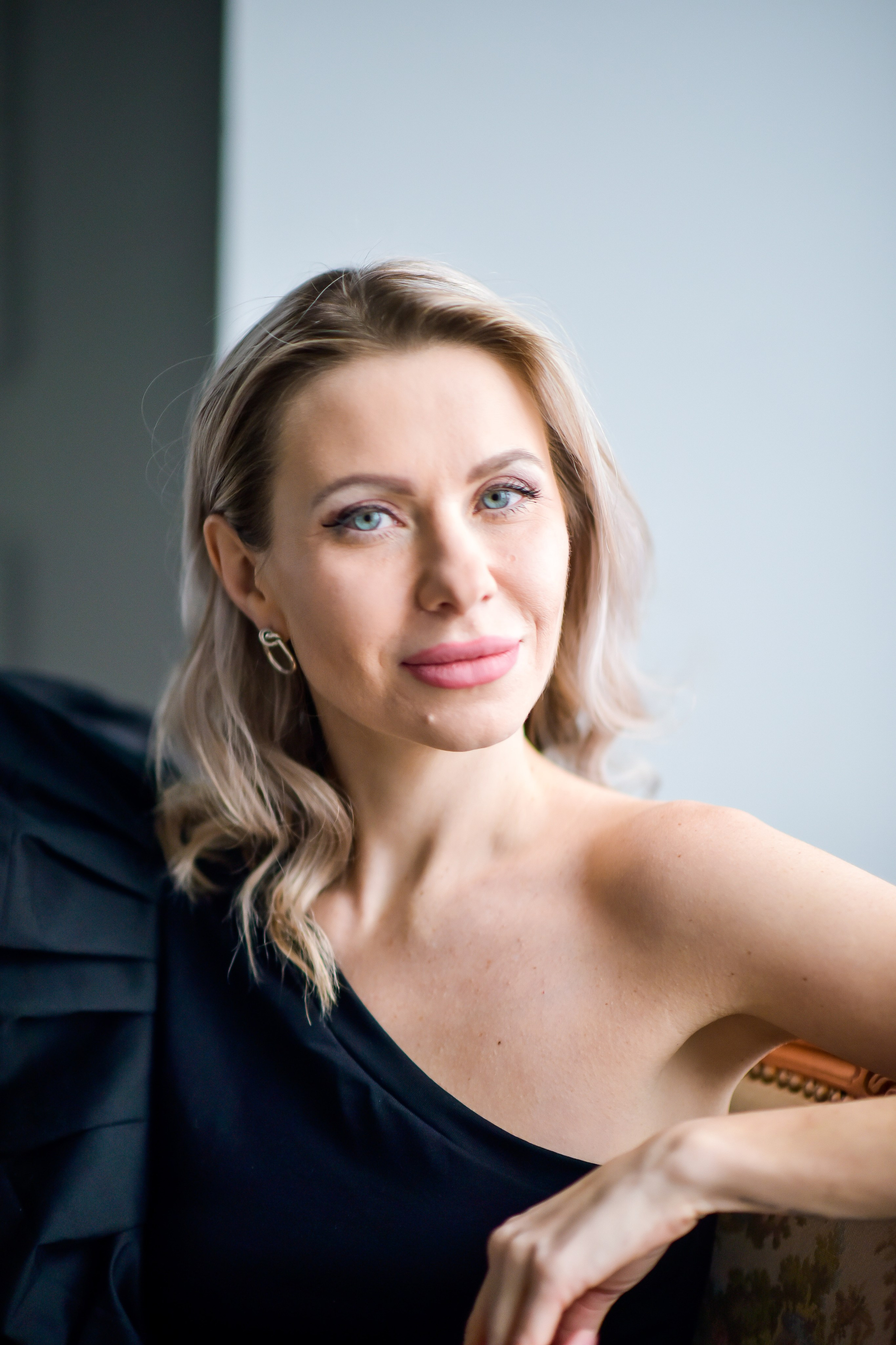 MARINA. Фотограф для бизнесконтента, репортажей и семейного альбома в Москве