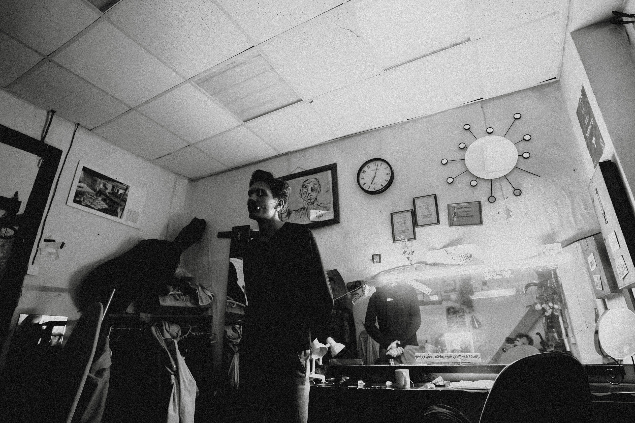 2024. Стрит-фотография, полная абсурда, идиотизма и красоты