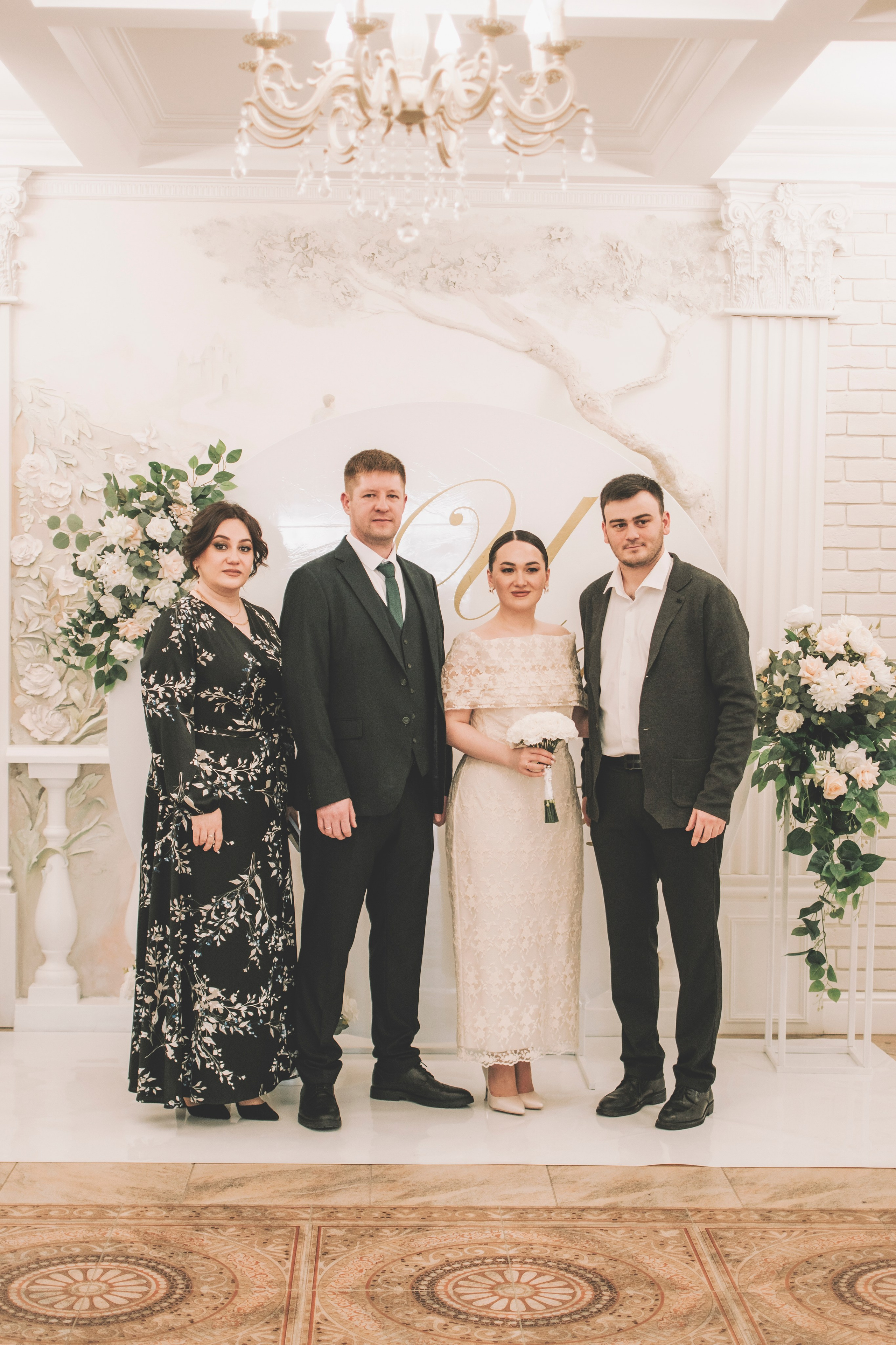 26.04.2025 (Фотосессия, роспись в Онии + фото с банкета). Семейный и свадебный фотограф Губкинский и Ставрополь