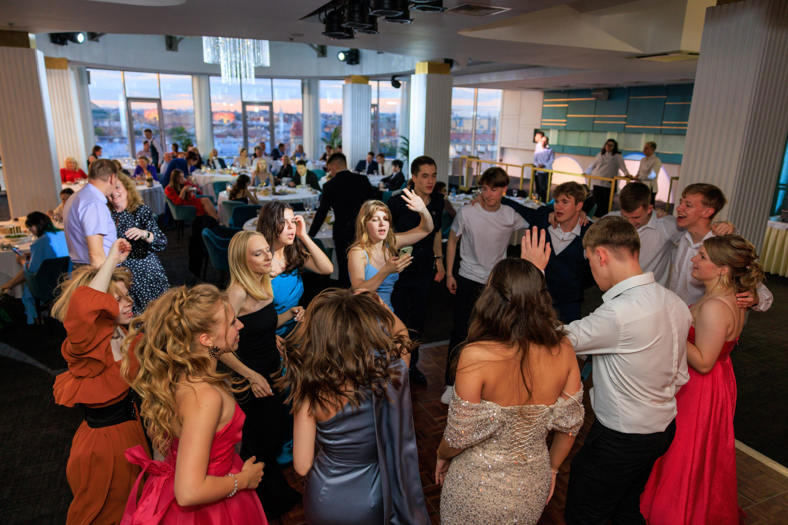 Выпускной лицея 244. Фотограф Александр Заломаев