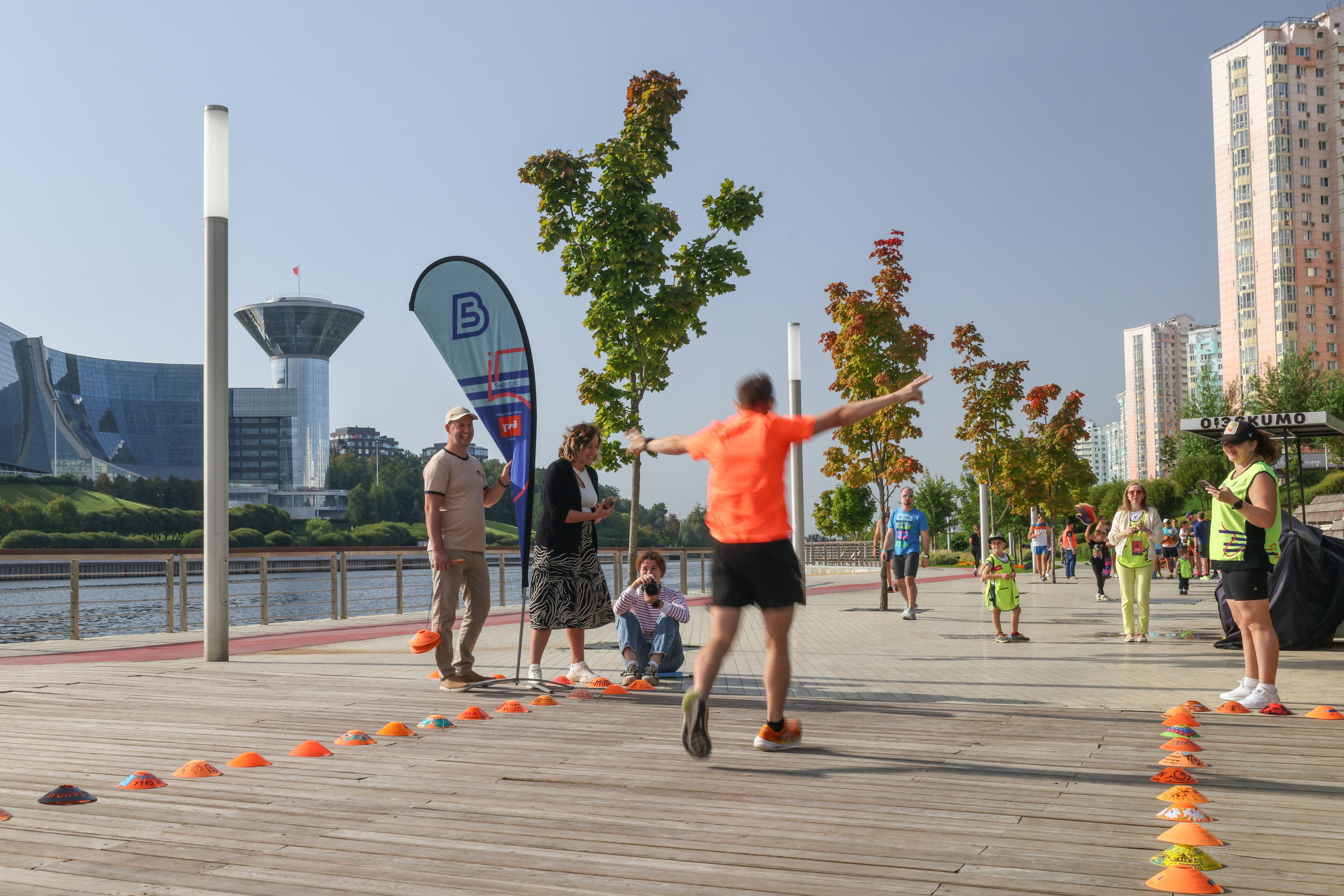 Последний летний старт 5 вёрст Павшинская пойма. Фотограф Сергей Ловкий