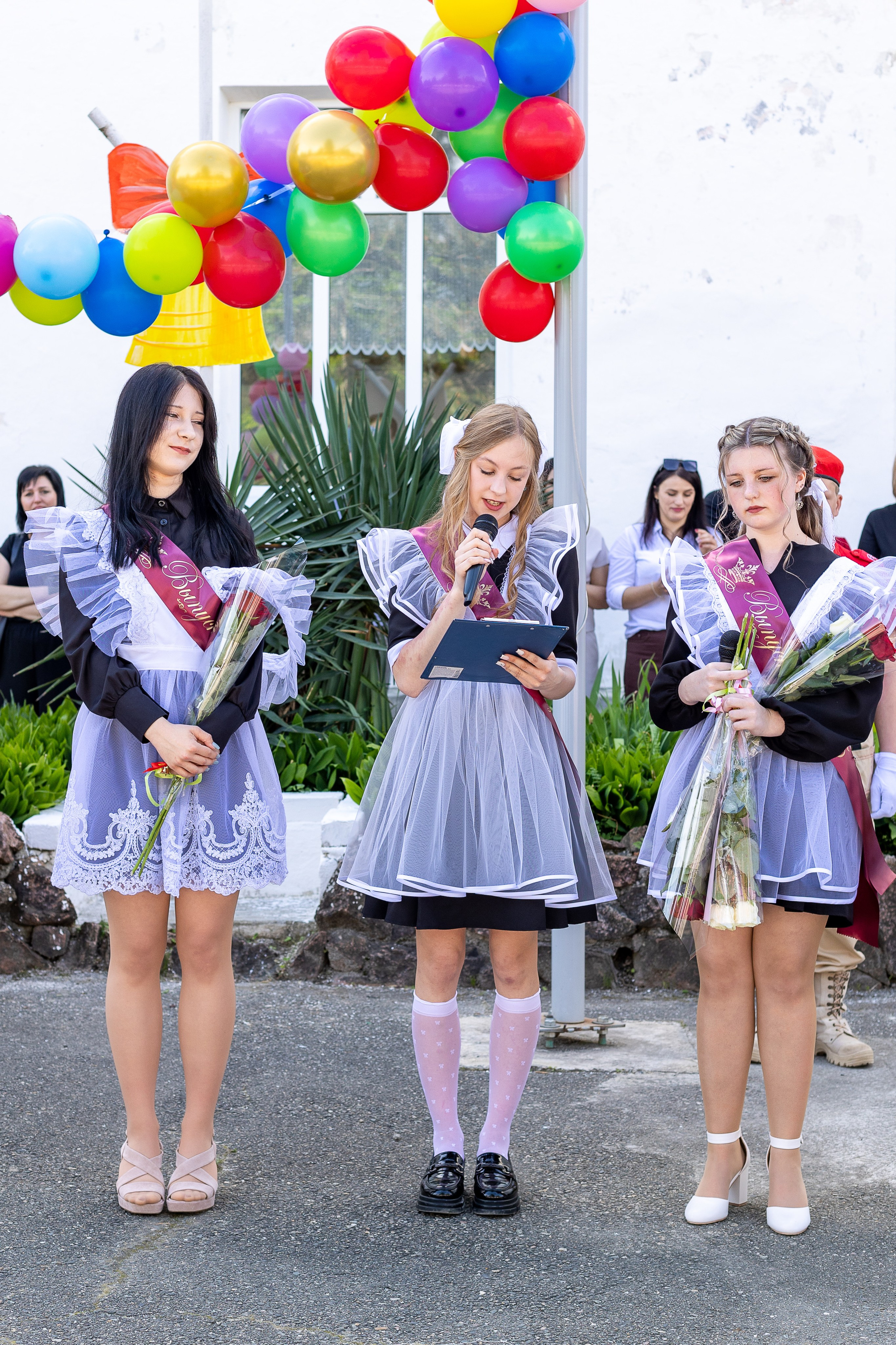 Последний звонок. Выпускные альбомы Майкоп, Краснодар Елена Золотарева