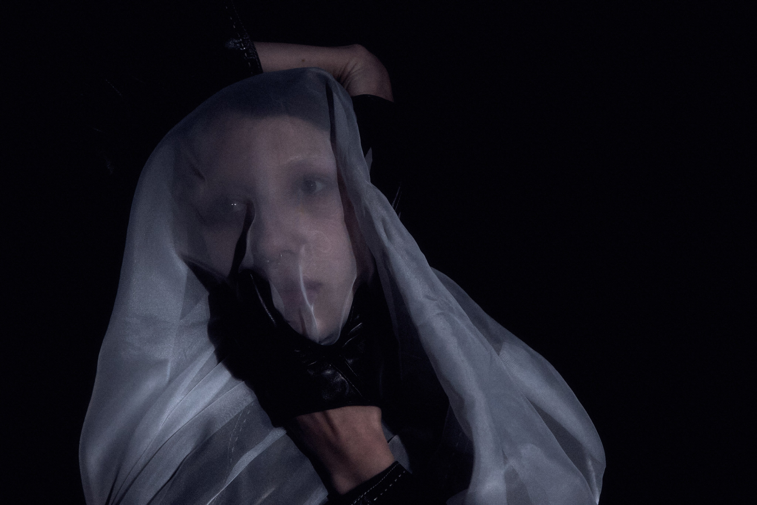 WITCH. Ваня Стамина, режиссер и фотограф из Москвы. Снимаю рекламу, музыкальные клипы, фильмы и коммерческие проекты