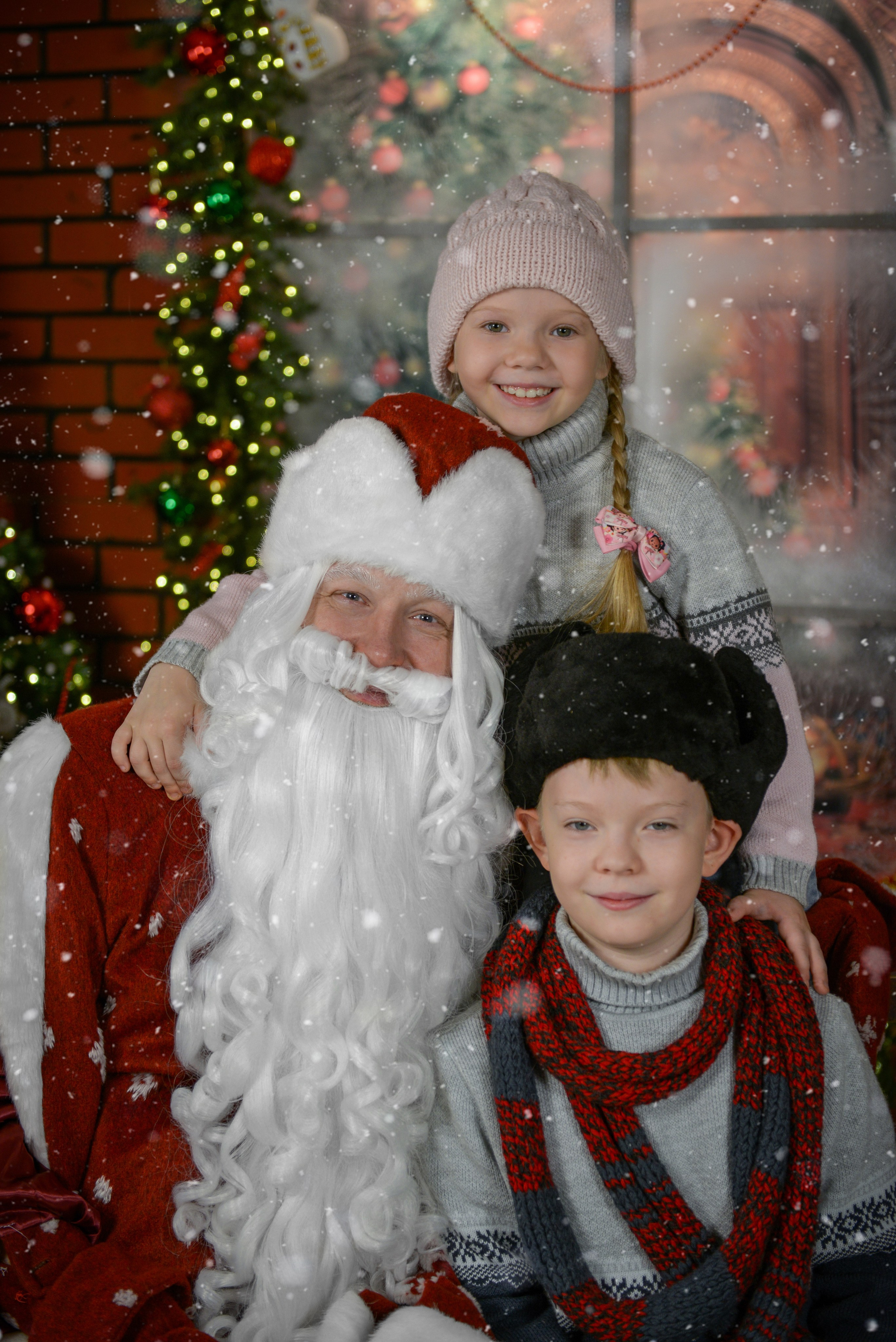 Встреча с Дедом Морозом (ежегодный). Татьяна Гойда портретный и семейный фотограф Ленск. Выпускные альбомы