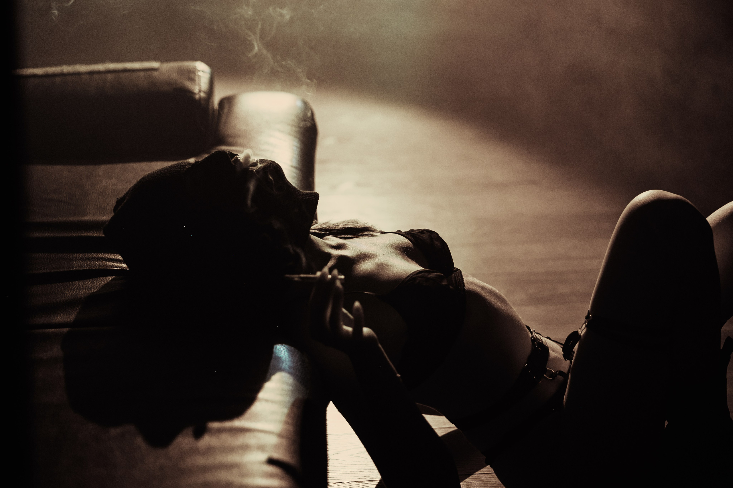 Женская ню фотосессия Казань. Будуар в студии. Владислав Медведев — фотограф Казань