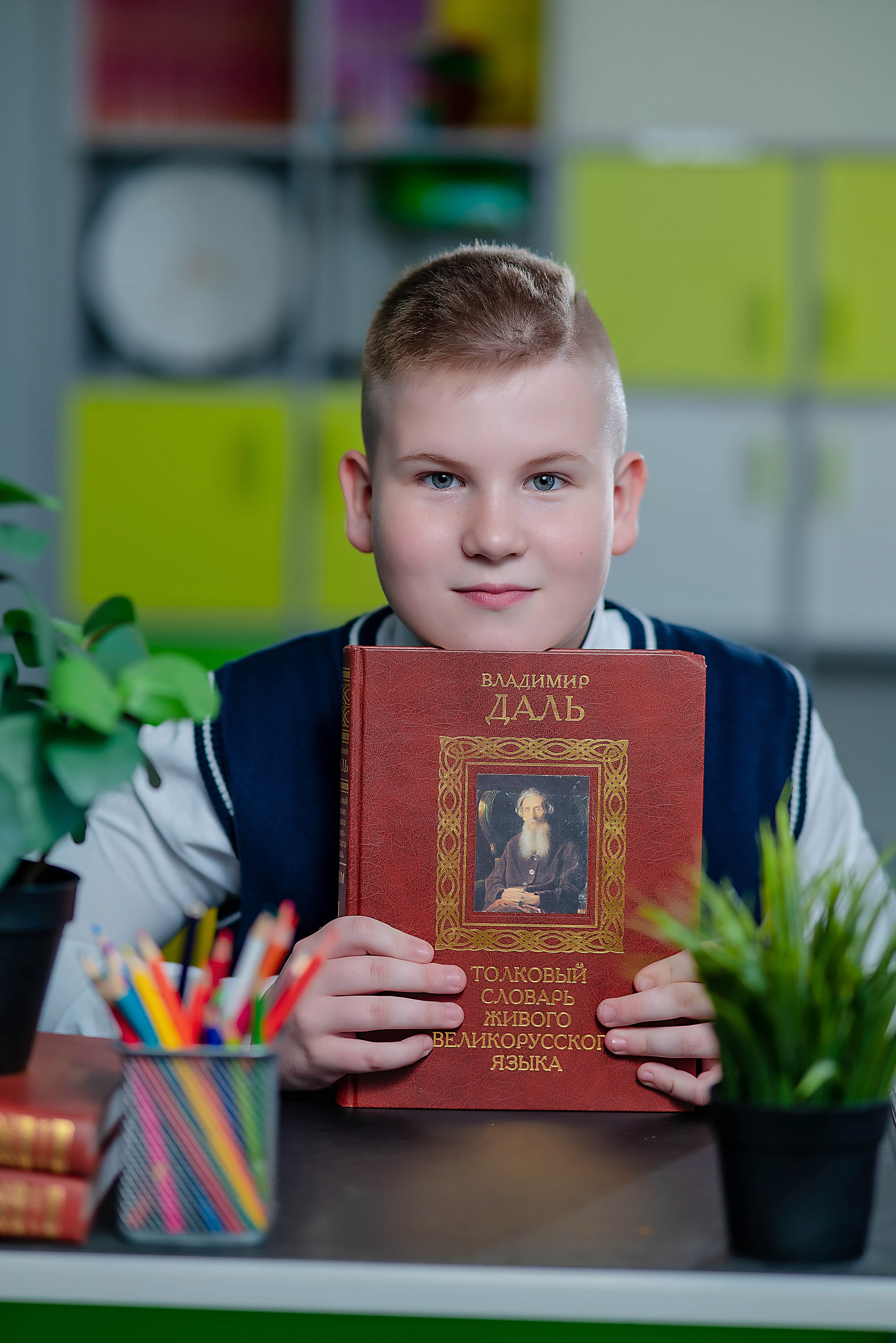 «Школьные годы» (до 120 страниц) для 1-4 и 5-9 классов. Современные Выпускные Альбомы в Ростове-на-Дону