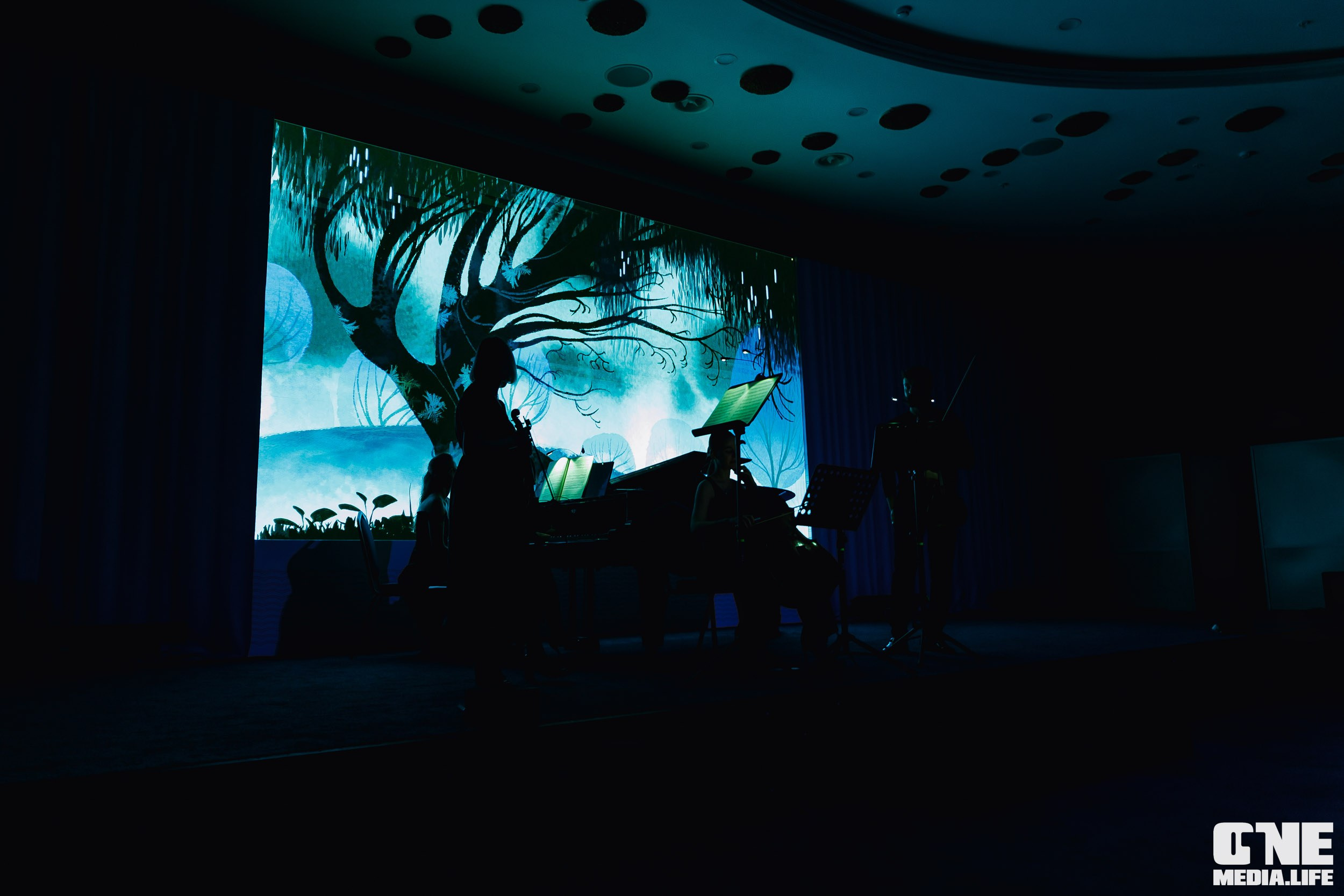 Фоторепортаж из Янтарь Холла. One Media Life: фоторепортажи, фотоотчеты с мероприятий и заведений