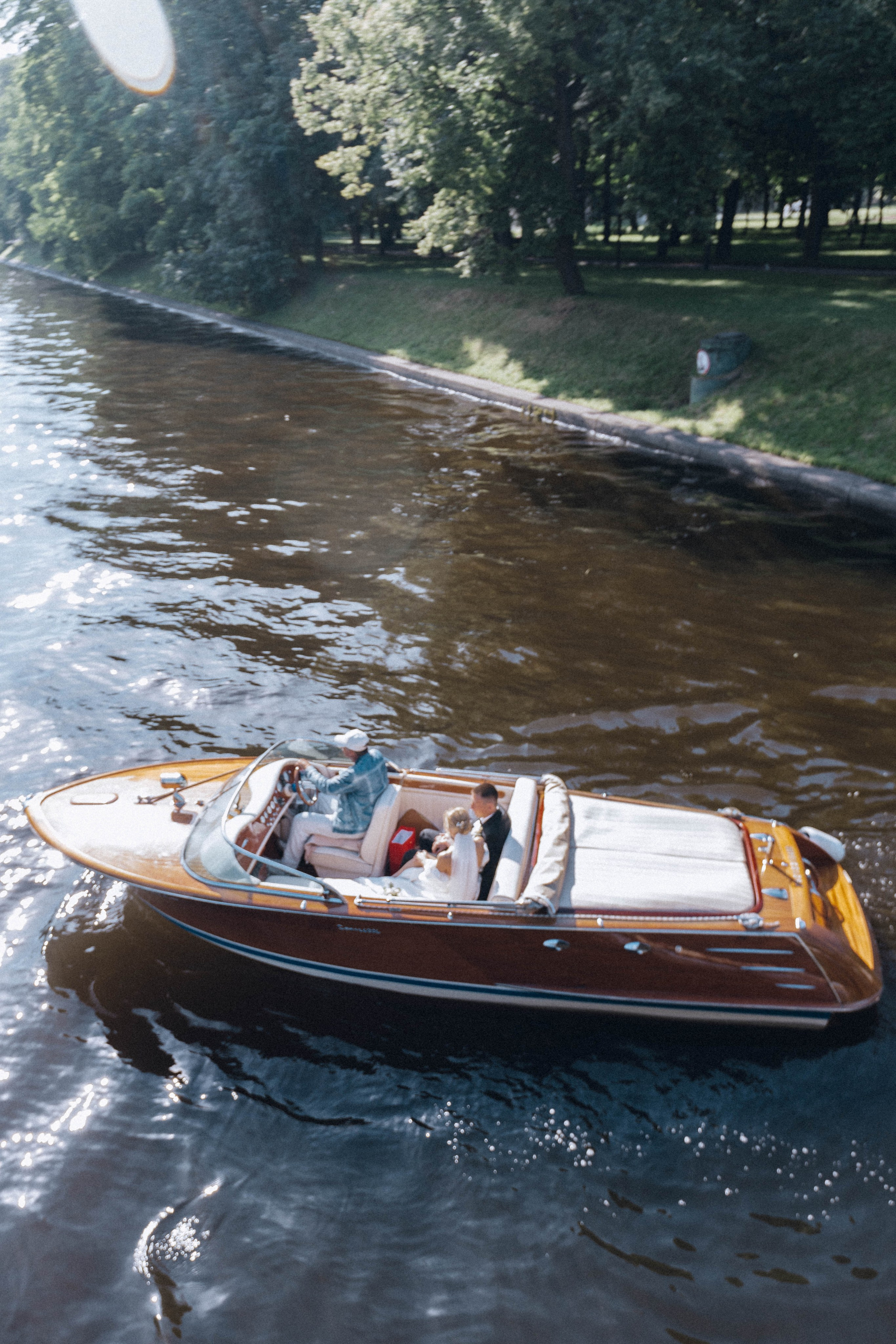СВАДЕНБНАЯ СЬЕМКА НА КАТЕРЕ ПО КАНАЛАМ САНКТ-ПЕТЕРБУРГА И В АКВАТОРИИ НЕВЫ. Профессиональный фотограф, Санкт-Петербург — Виктория Богомолова