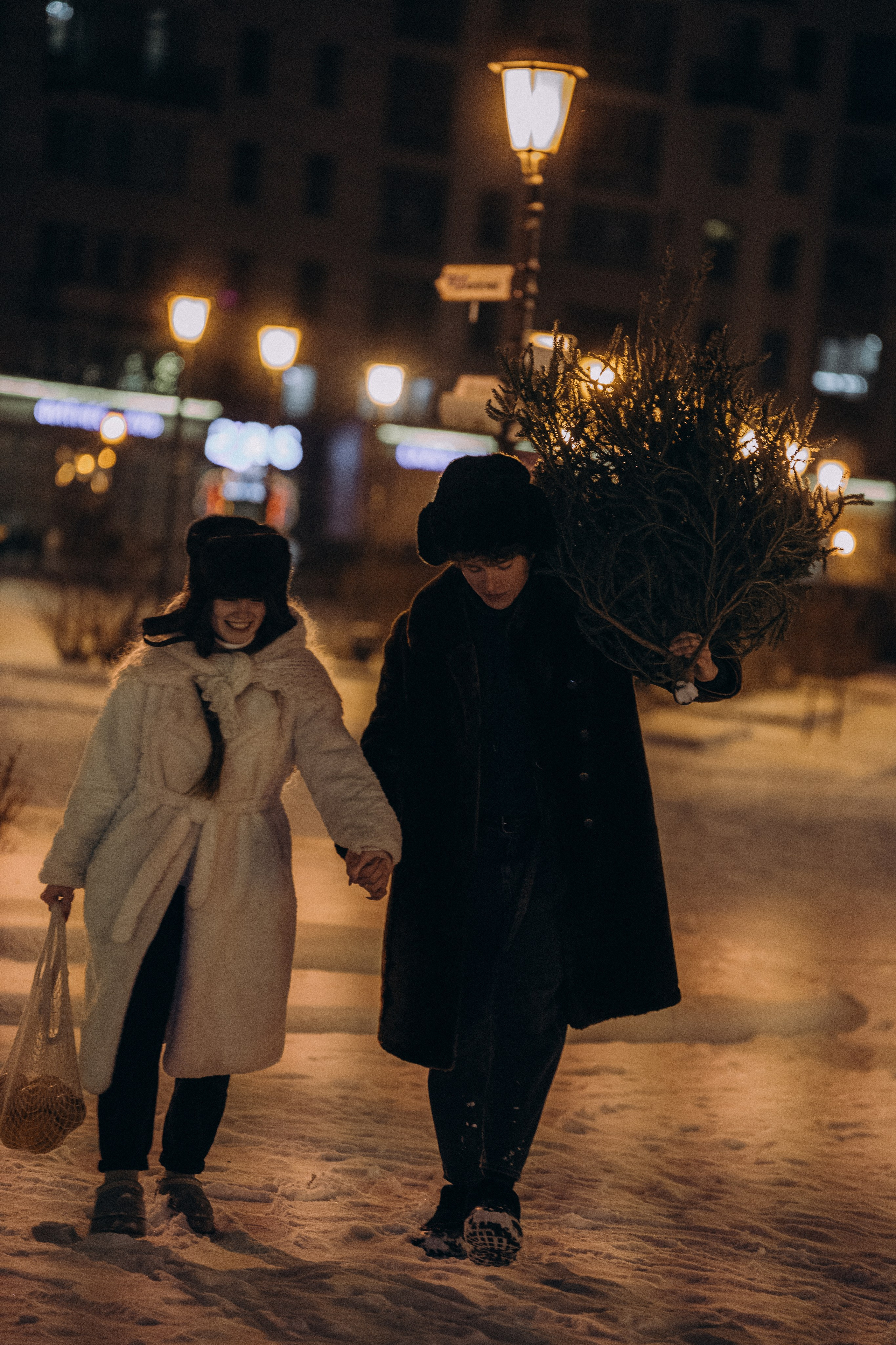 НОВОГОДНЯЯ ПРОГУЛКА ПАРЫ ПО ЧЕРНЫШЕВСКОЙ ПЕРЕД НОВЫМ ГОДОМ. Профессиональный фотограф, Санкт-Петербург — Виктория Богомолова