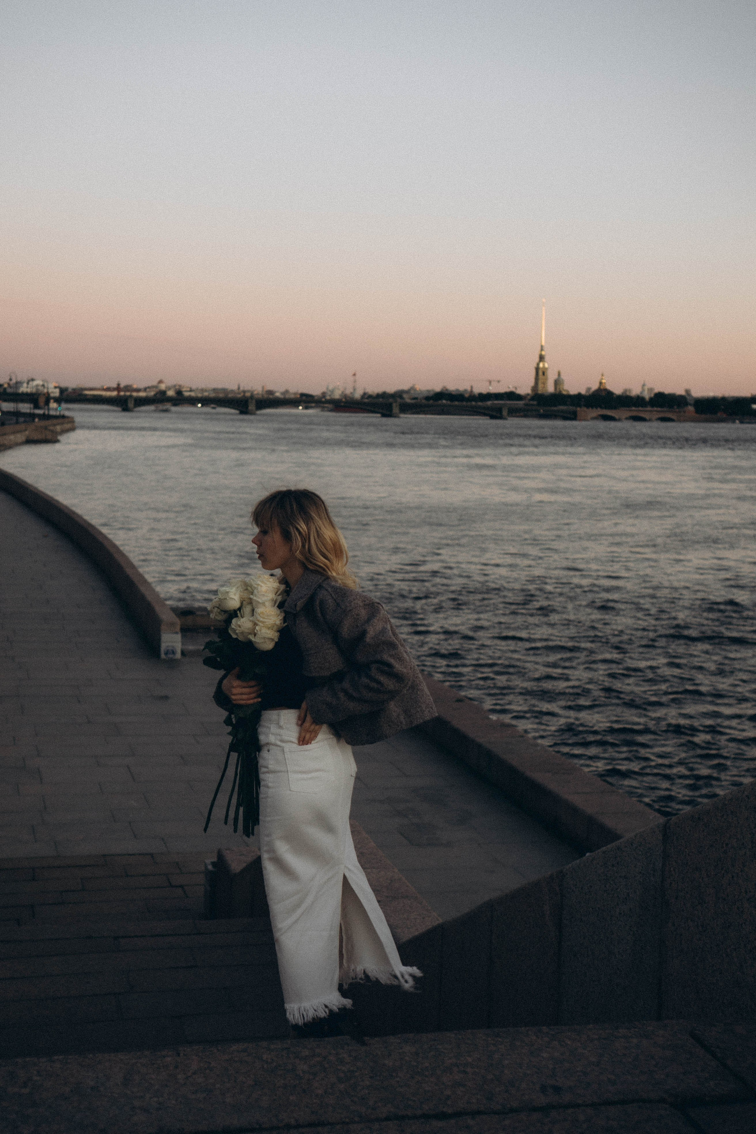 ПРОГУЛКА ПО ГОРОДУ В БЕЛЫЕ НОЧИ (другой вариант). Профессиональный фотограф, Санкт-Петербург — Виктория Богомолова