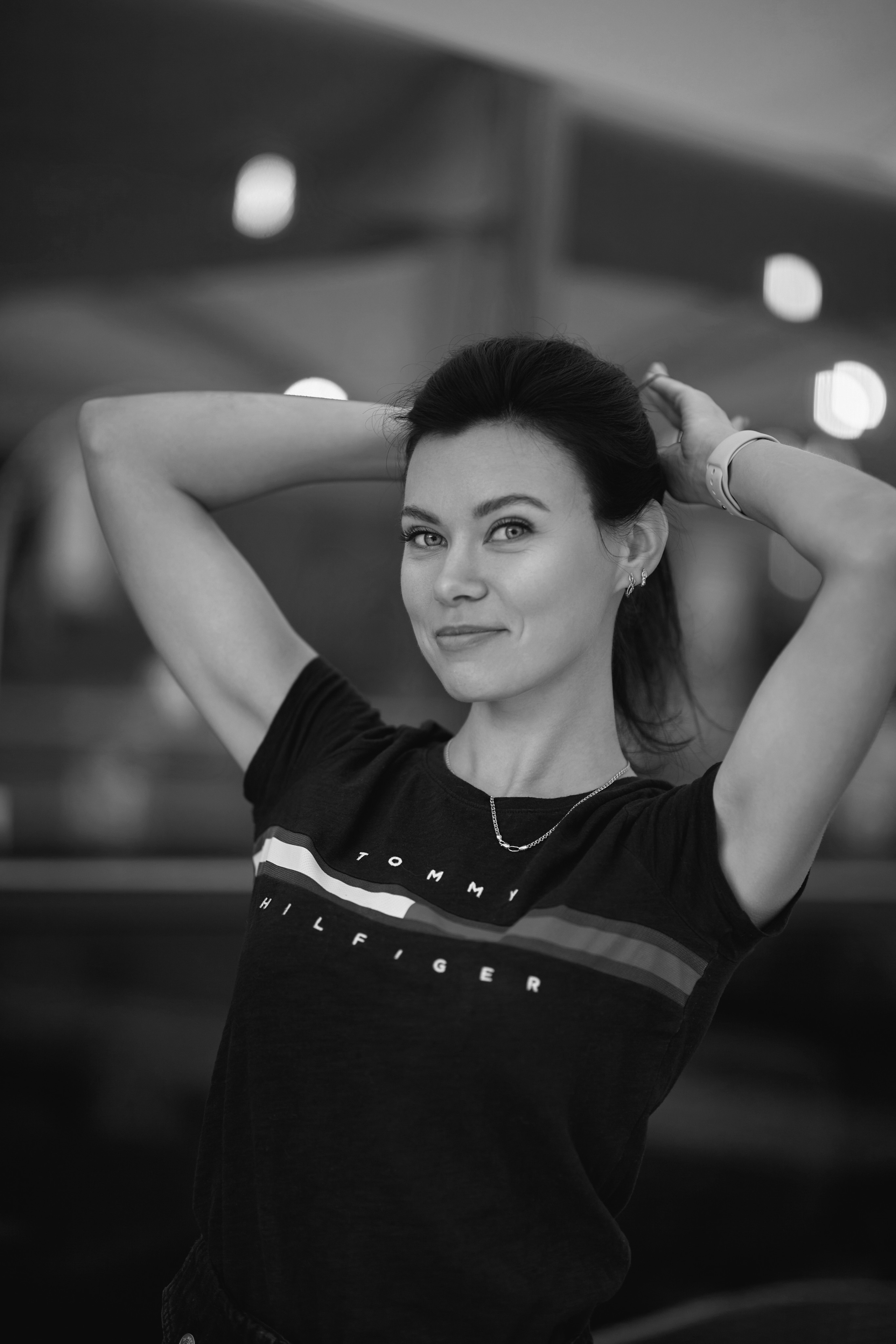 Красивые портреты на улицах Москвы: оригинальные ракурсы и необычные кадры от профессионального фотографа.