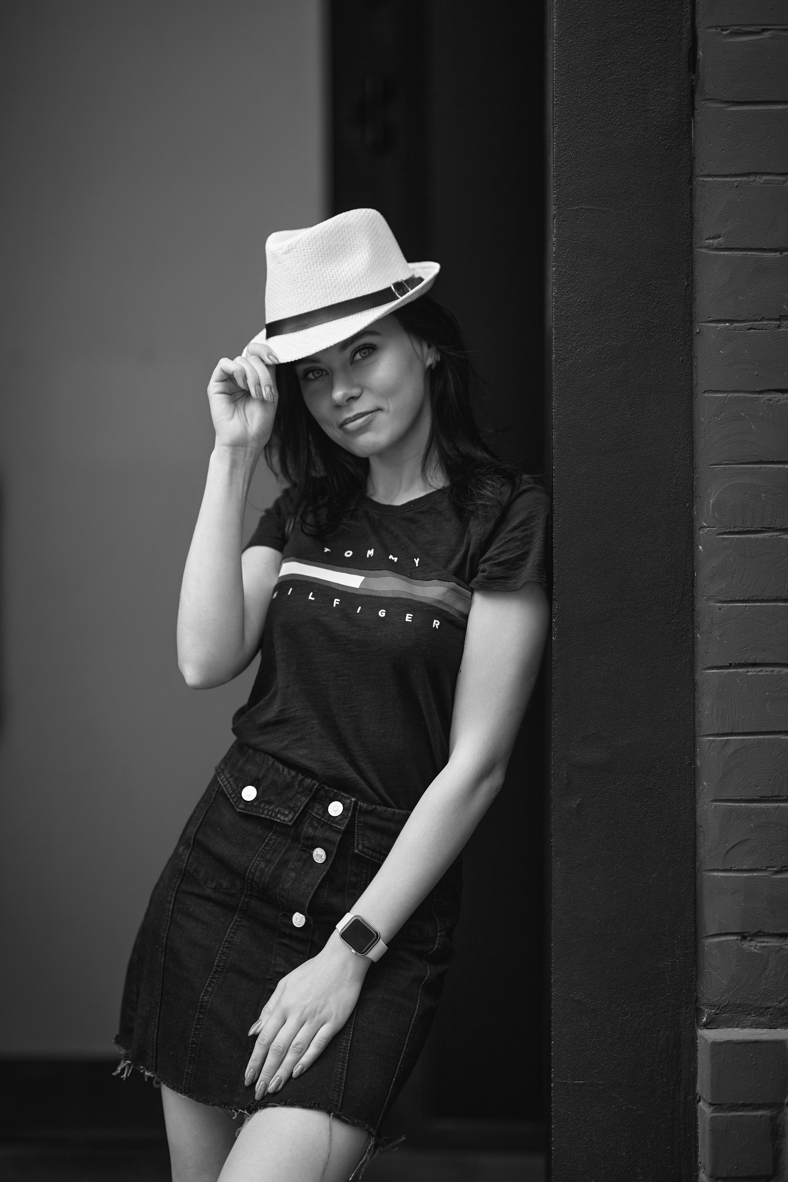 Фотограф в Москве на портретной фотосессии в фотостудии.