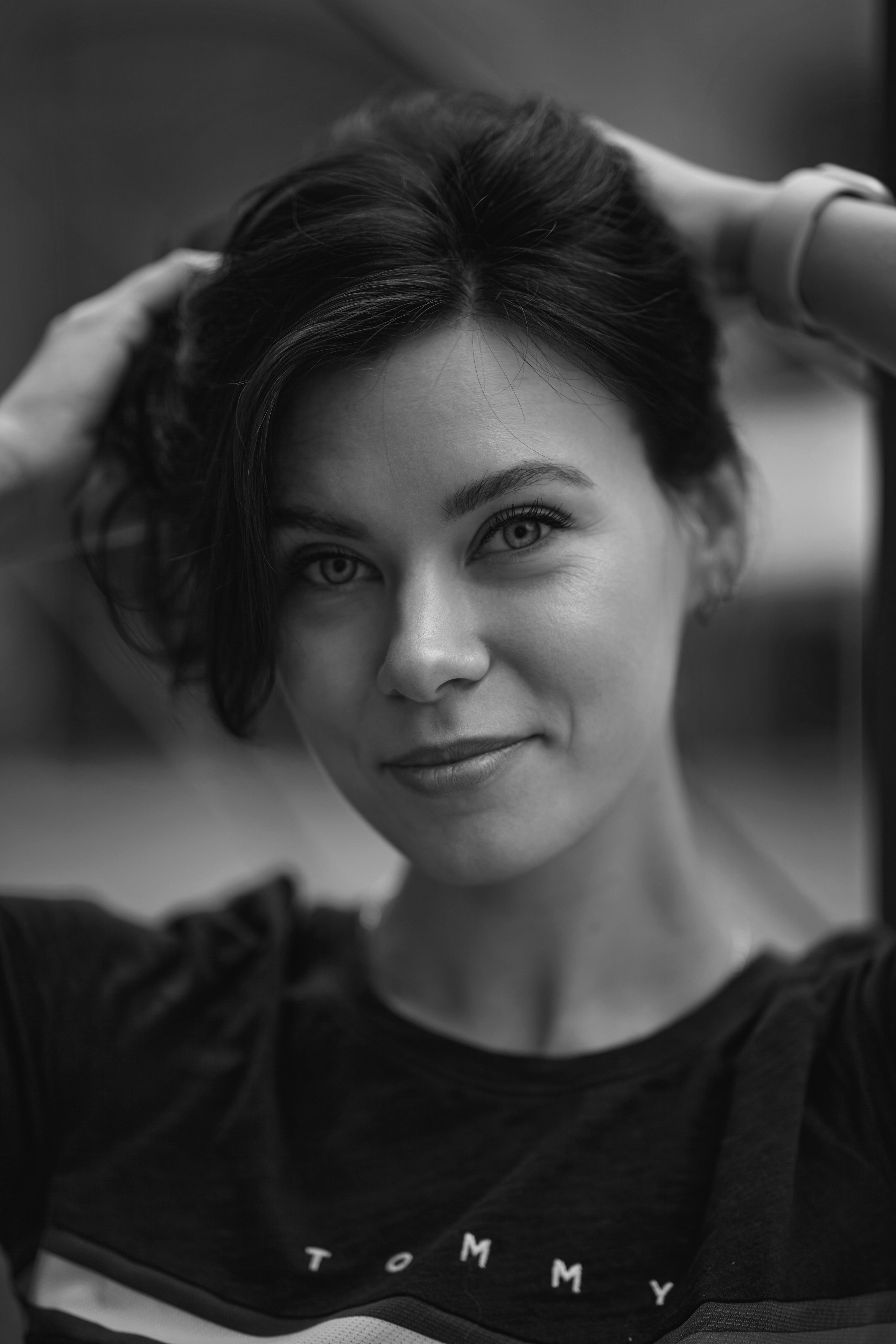 Фотограф в Москве на фотосессии с уличным портретом.