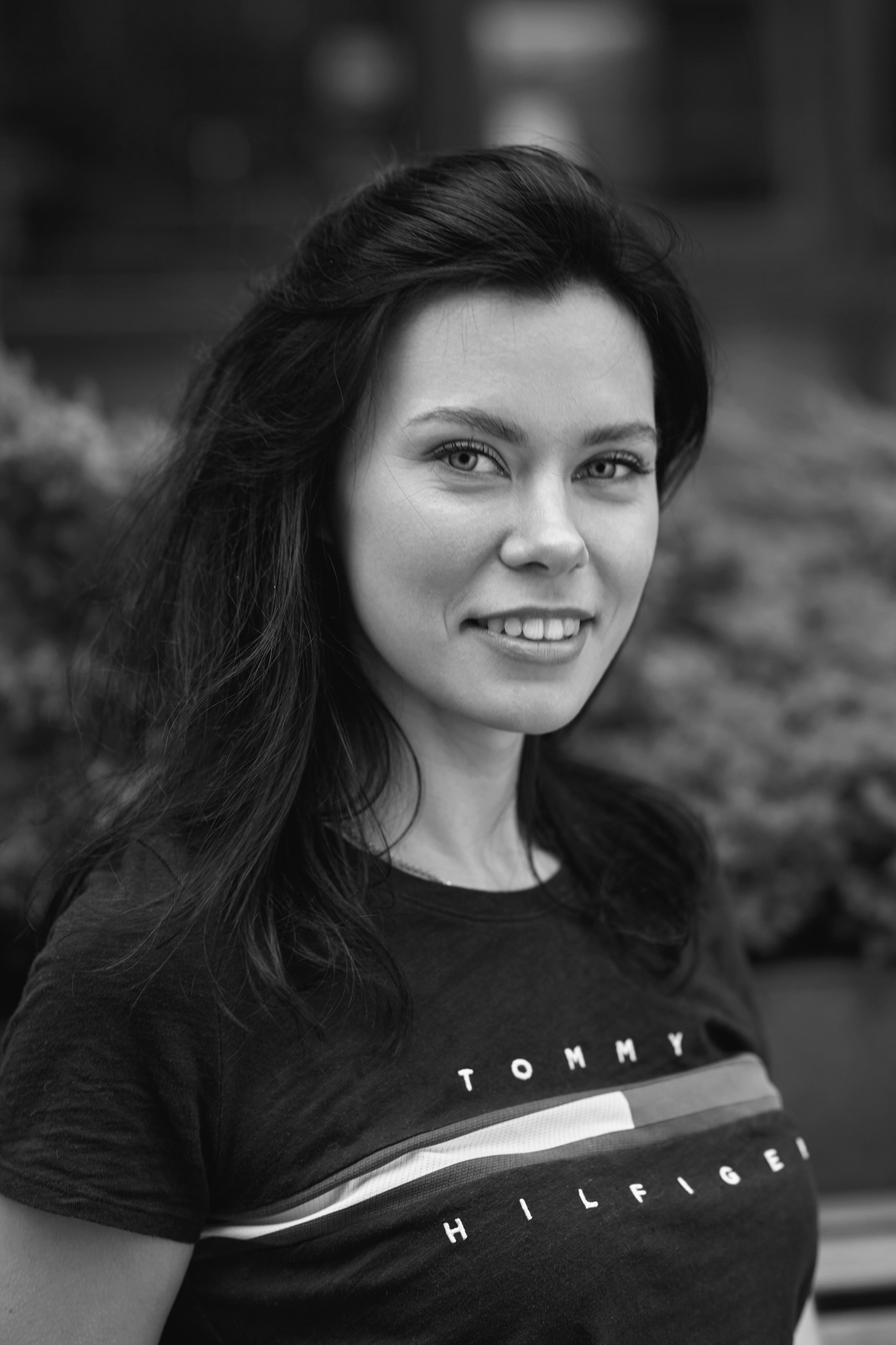 Фотограф в Москве предлагает уличную фотосессию с портретными снимками.