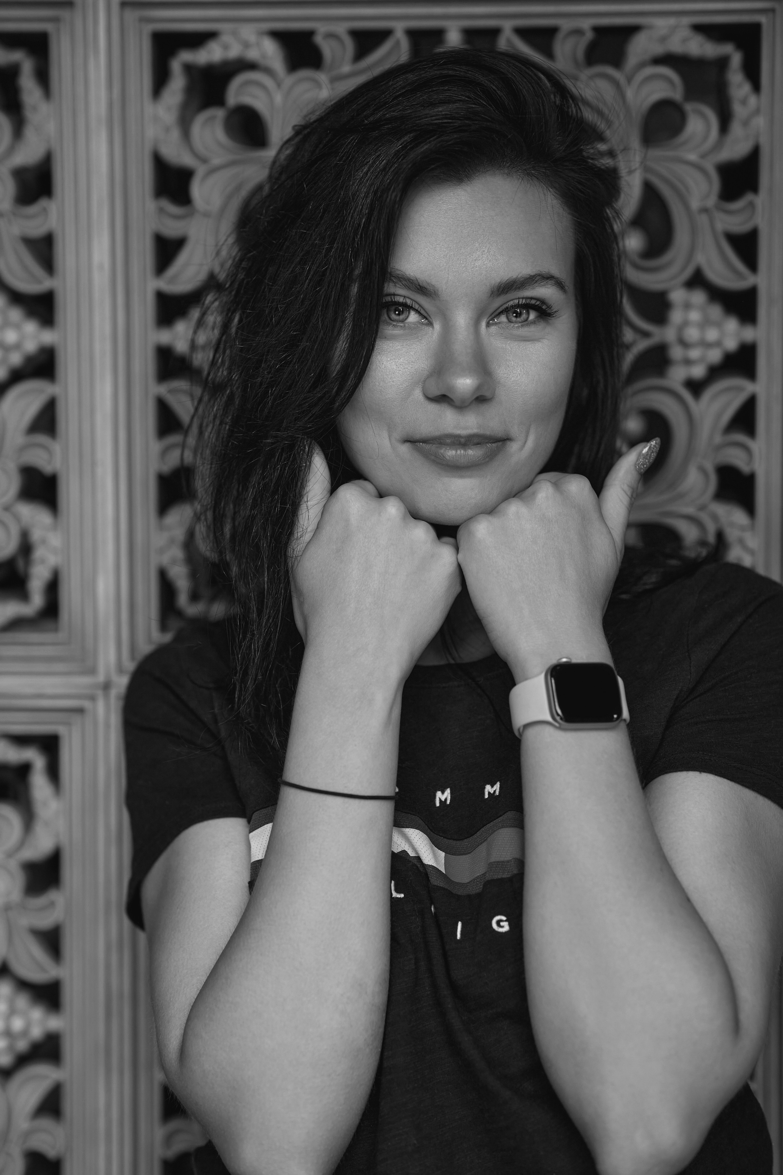 Качественная фотосессия с уличной съемкой от опытного фотографа.