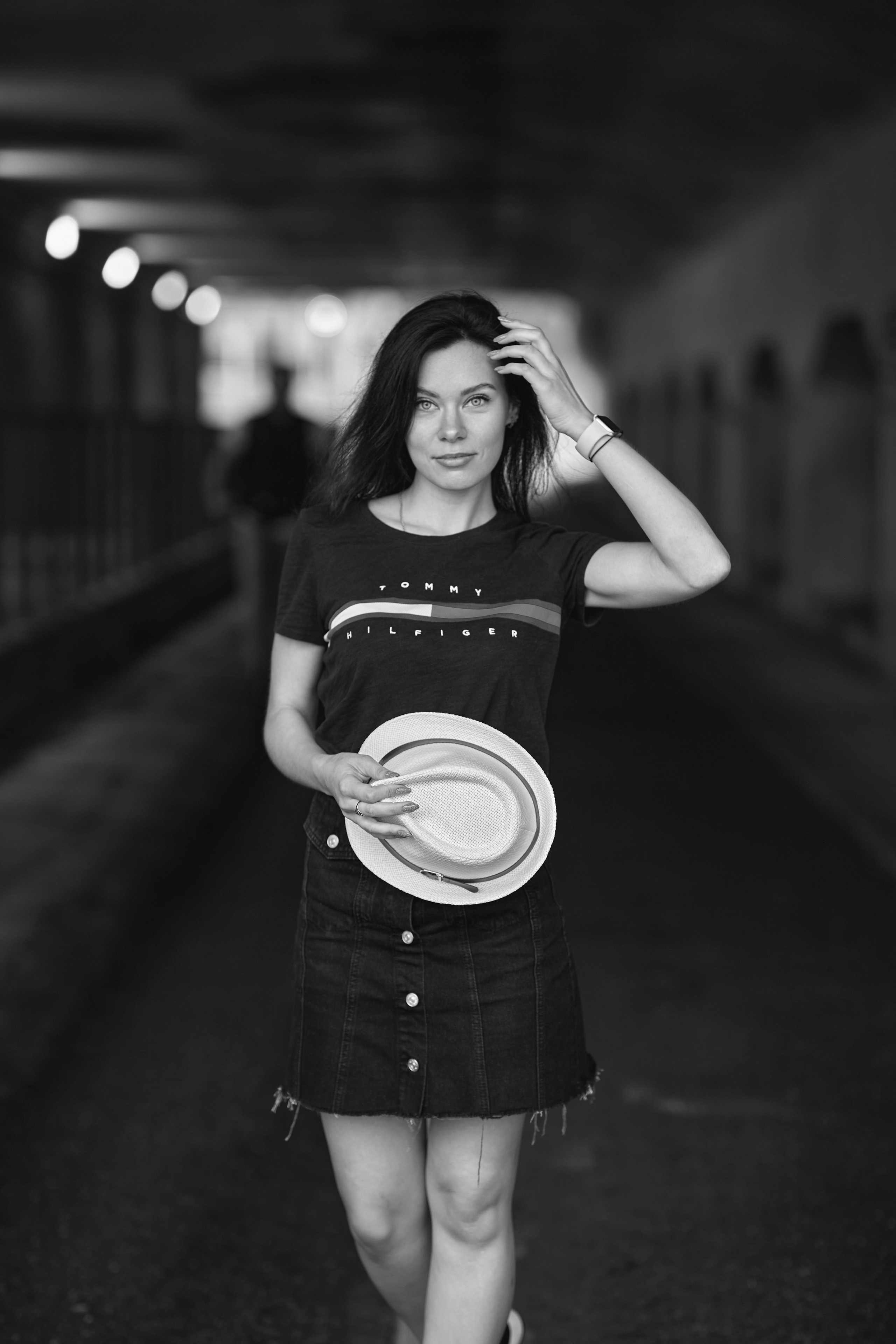 Портретная съемка на улицах Москвы: оригинальные ракурсы и креативные кадры от профессионала.