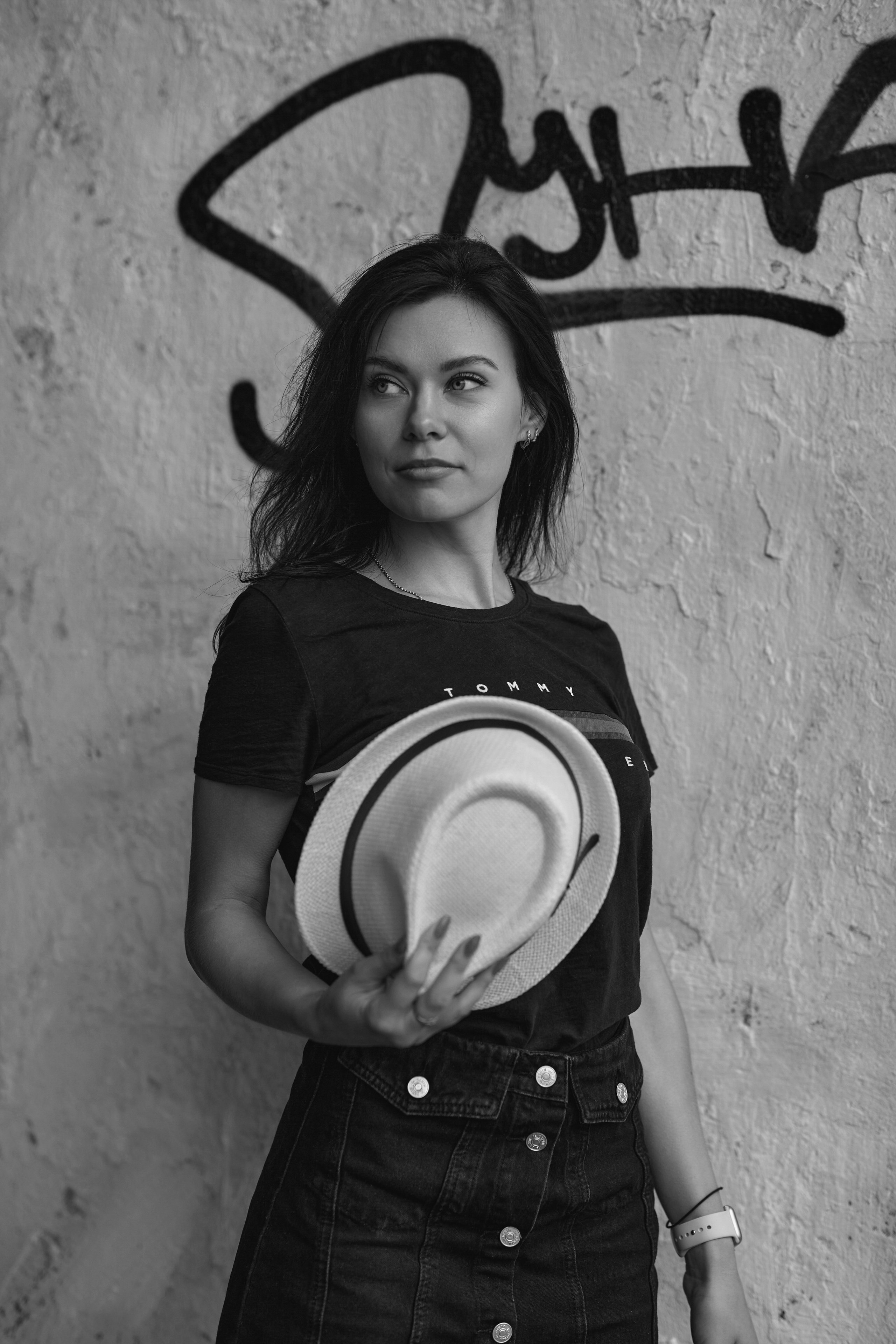 Уличная портретная съемка в Москве: оригинальные кадры и яркие фотографии от профессионала.