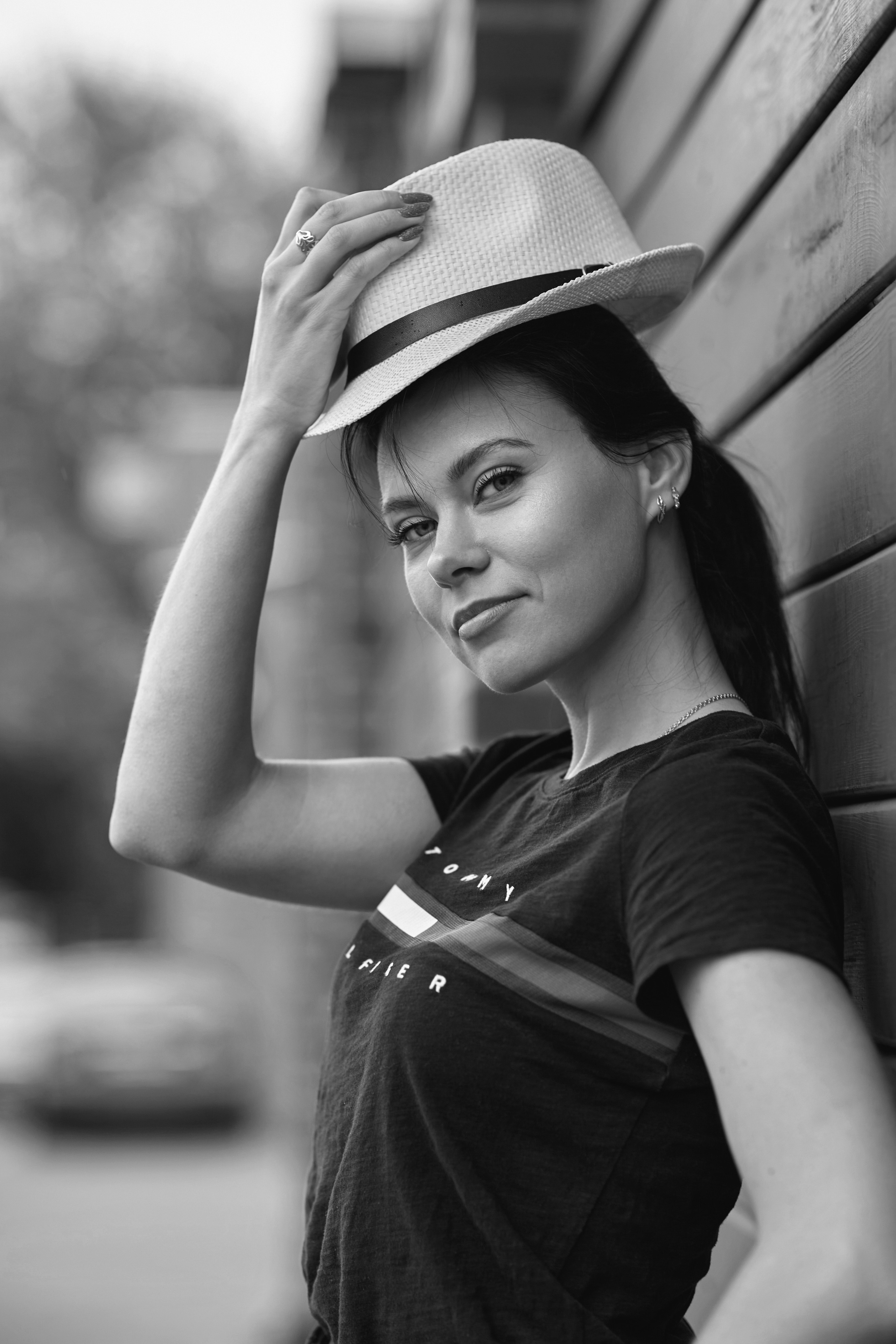 Уличная портретная фотосессия в Москве: яркие кадры и оригинальные ракурсы от профессионала.