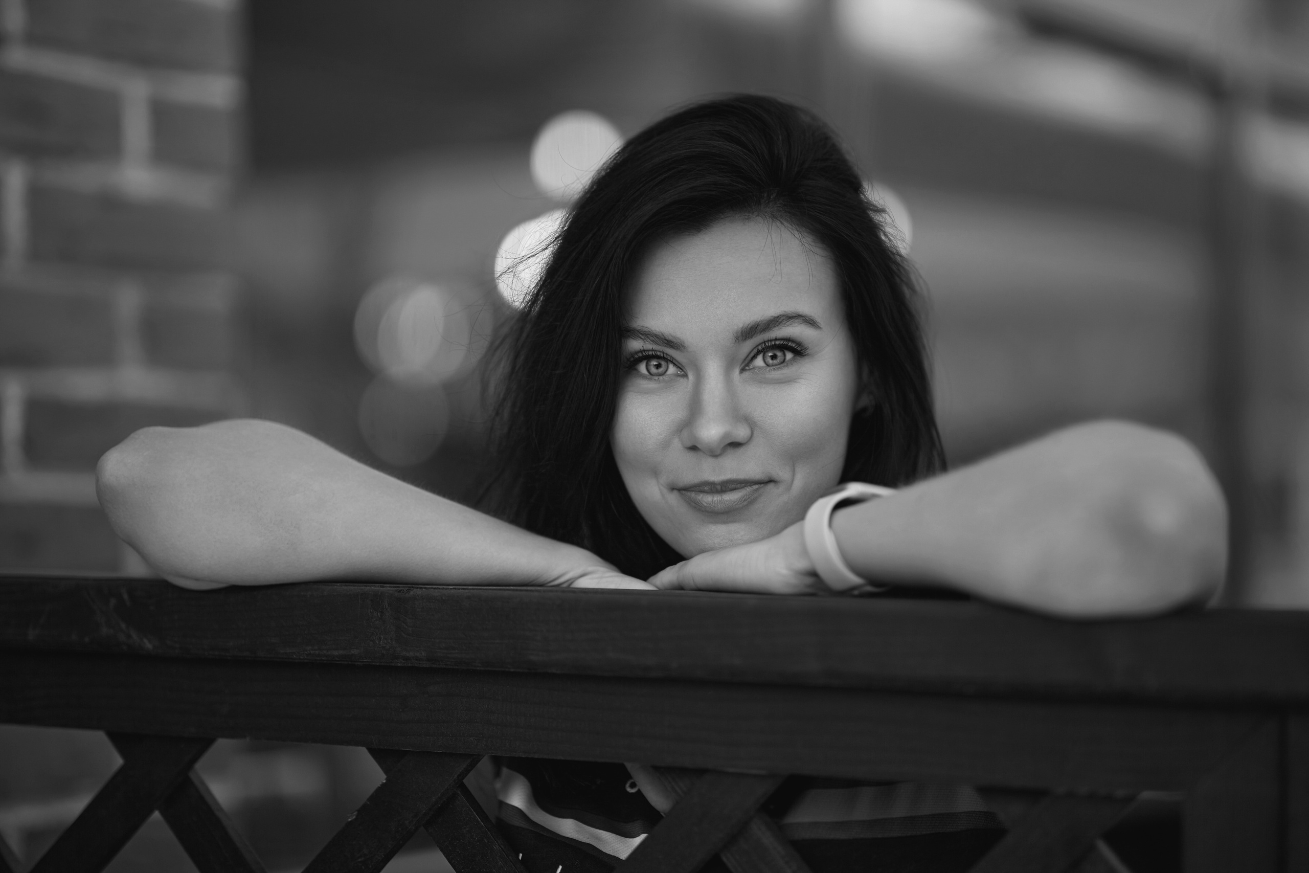 Фотосессия на улице в Москве, стильная и модная, идеально подойдет для портретной съемки.