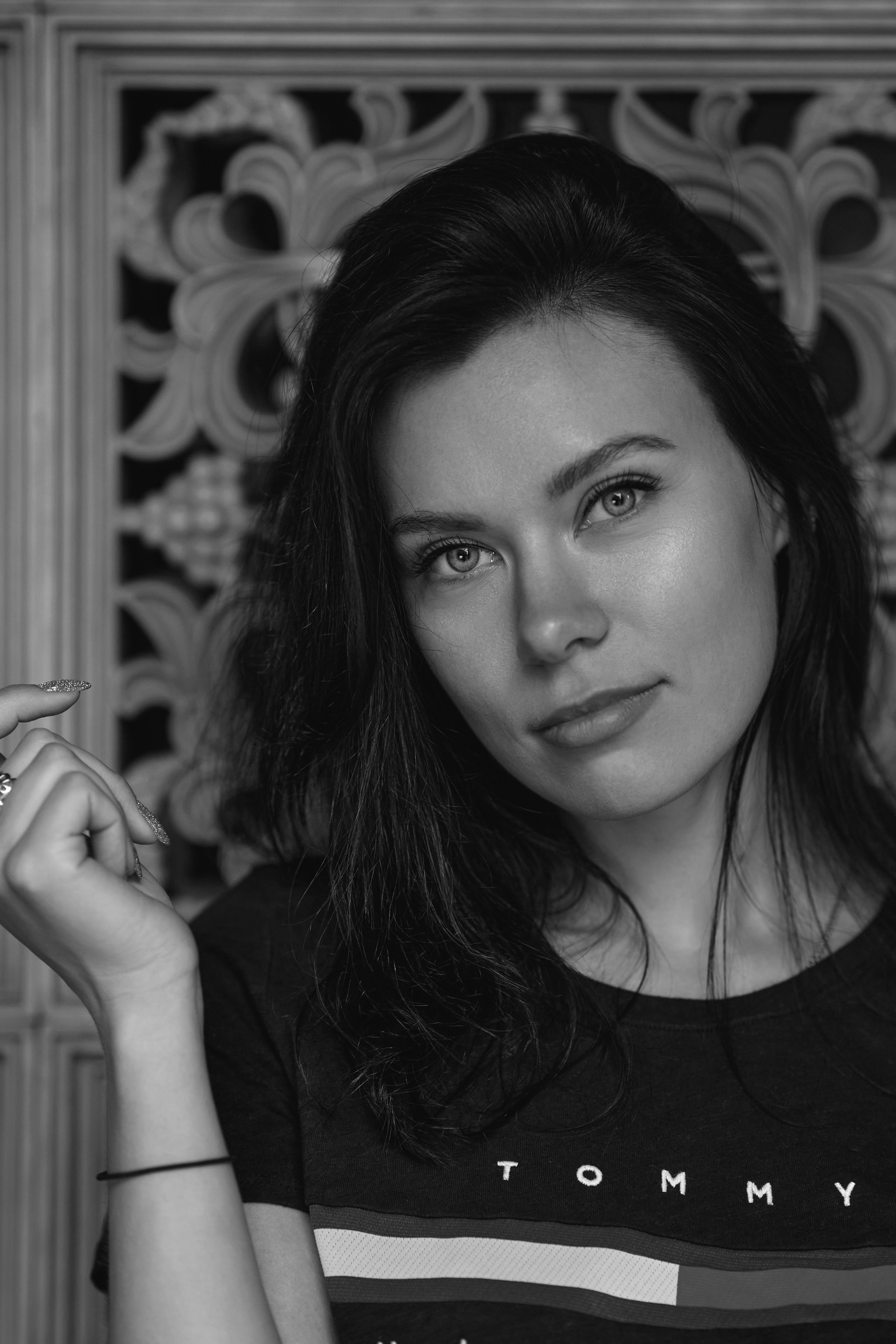 Качественная фотосессия на улице Москвы с уличной портретной съемкой.