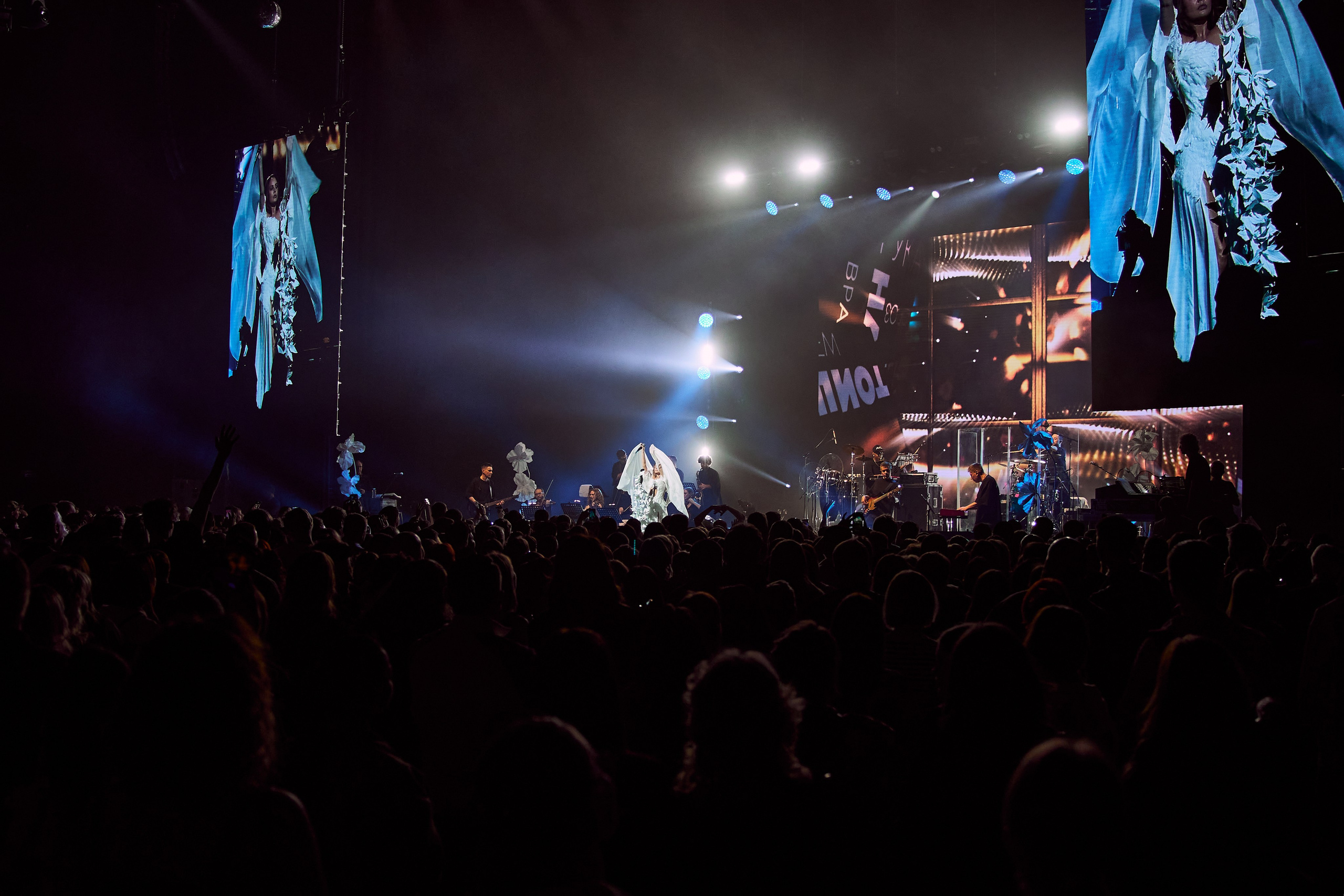 МАКСИМ & TELECLUB. Yekaterinburg, Sochi, Istanbul, Tiflis-Bshari Zaana’da fotoğrafçı