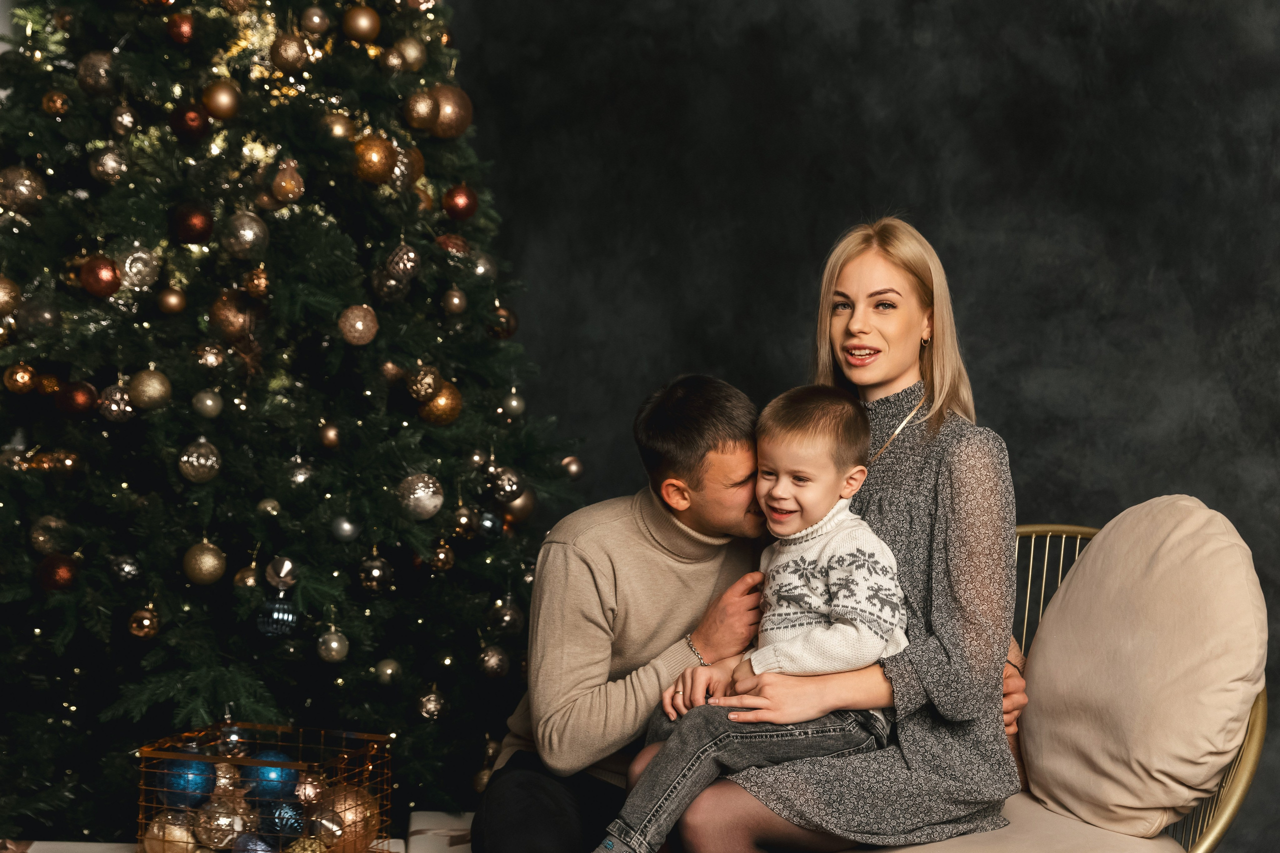 Семейная новогодняя фотосессия в Хабаровске. Свадебный фотограф в Хабаровске