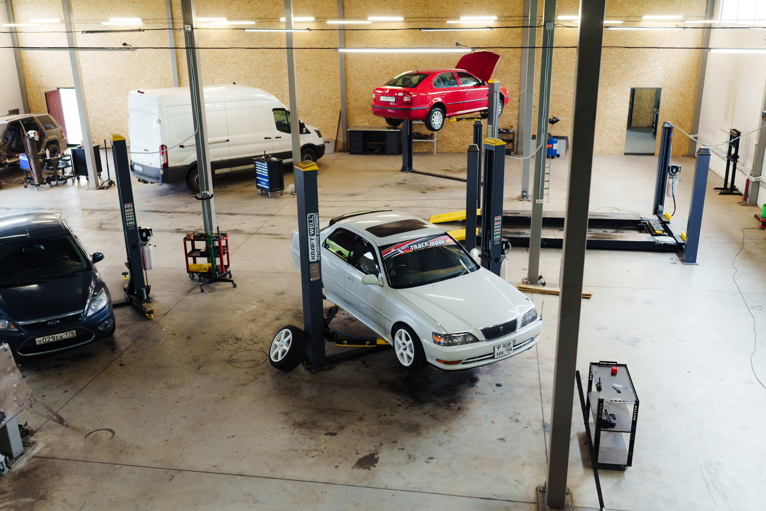 Сьемка для автосервиса РЕМСПОТ. Фотограф в СПБ Алмаз Камаев