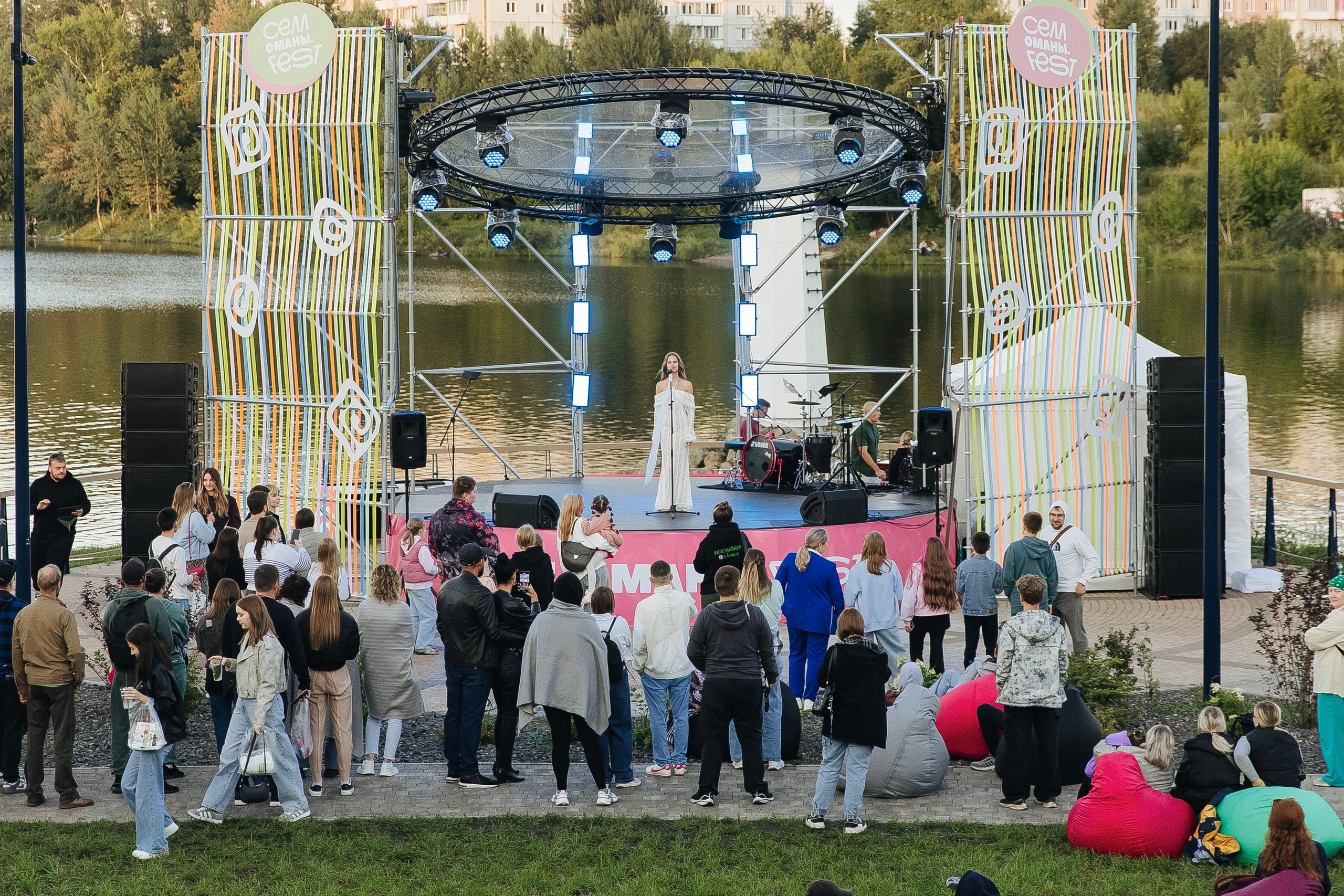 Фотогалерея с различных событий. Вокалистка Мария Сиротенко