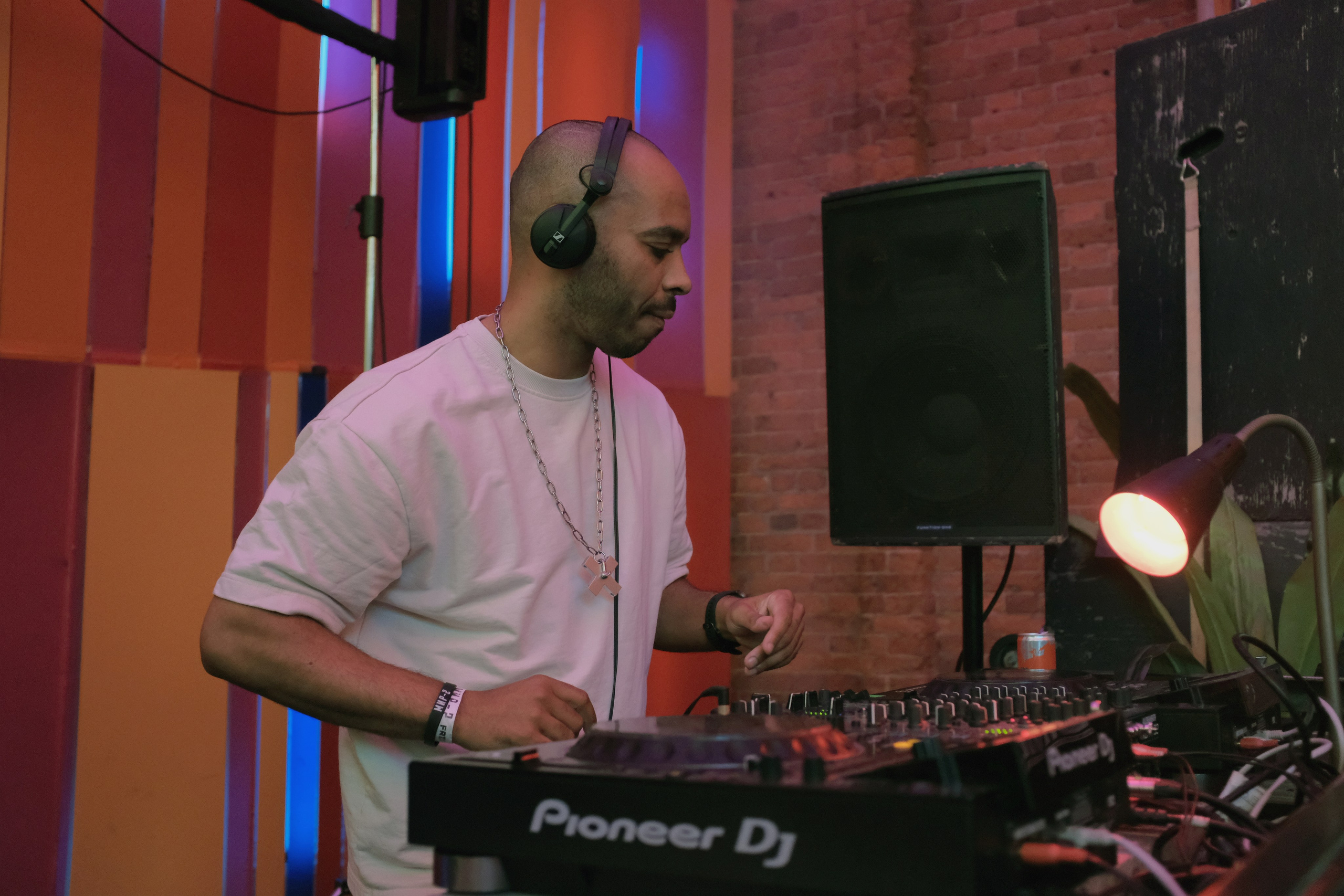 Мир2/16.08.2025. Репортажный фотограф в Санкт-Петербурге Даниил Могута