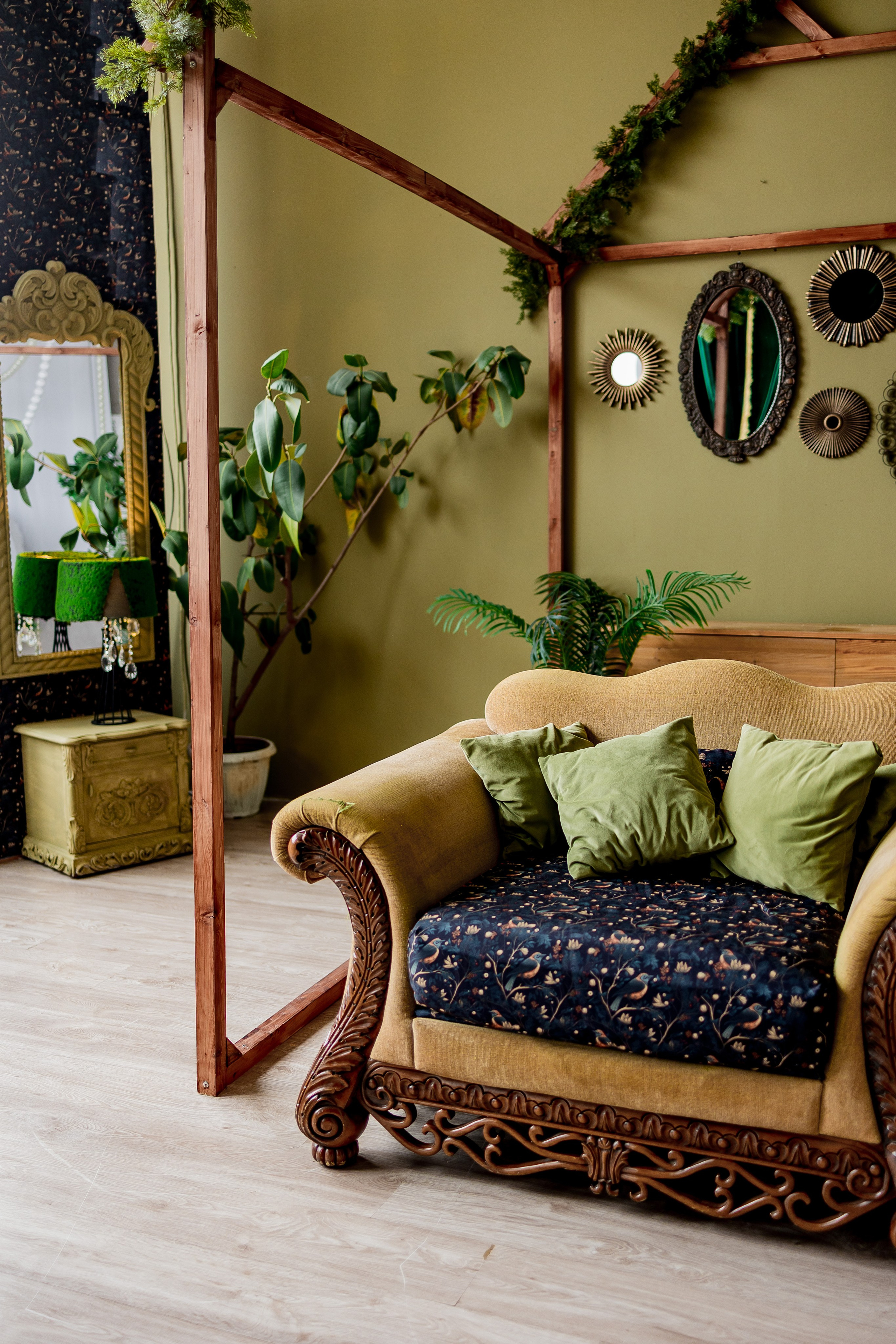 Большой (СЕМЕЙНЫЙ) зал. Фотостудия ЭМБЕР город Артём