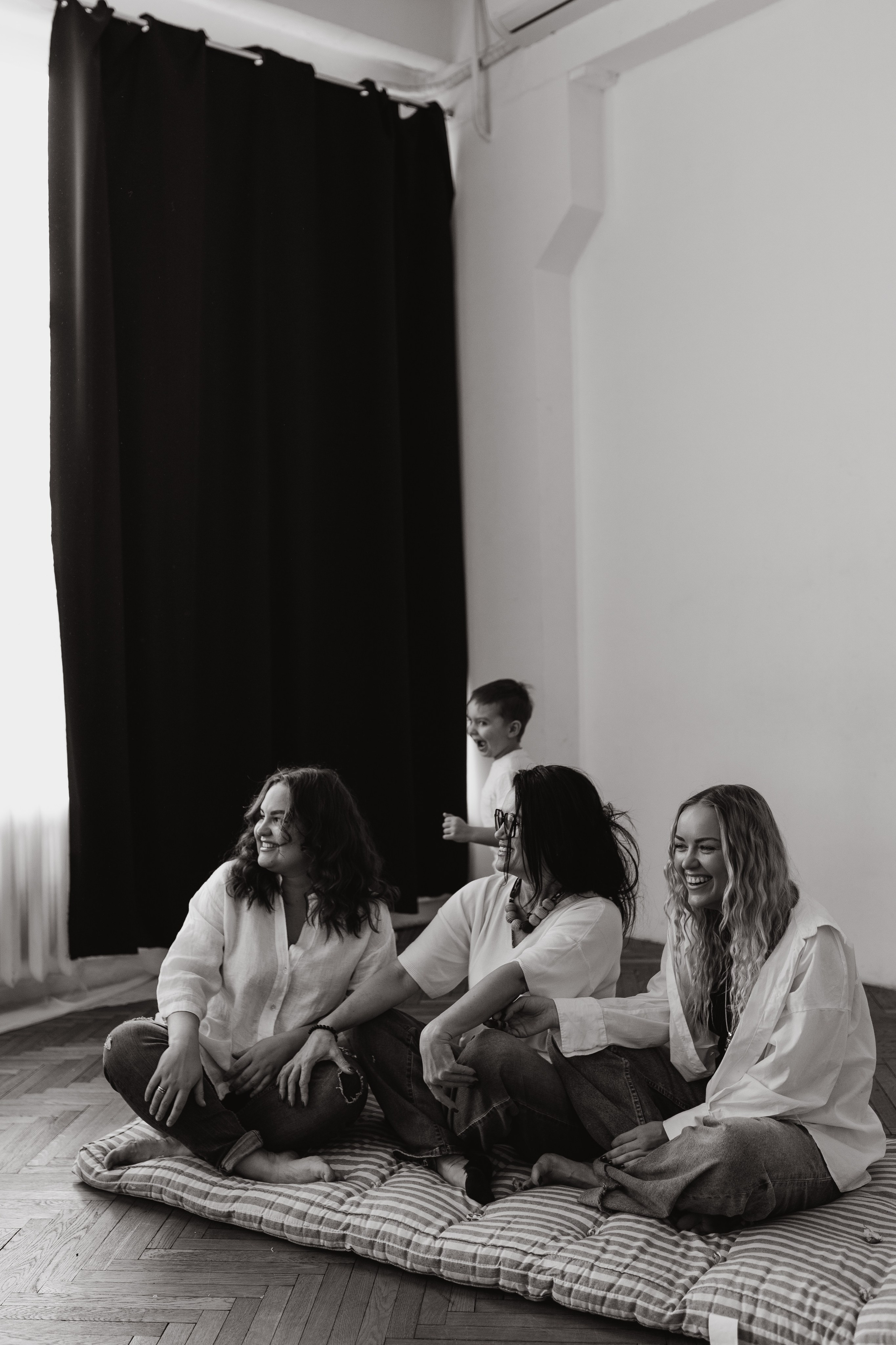 Большая семья в студии. Семейный фотограф в Москве Жукова Анна