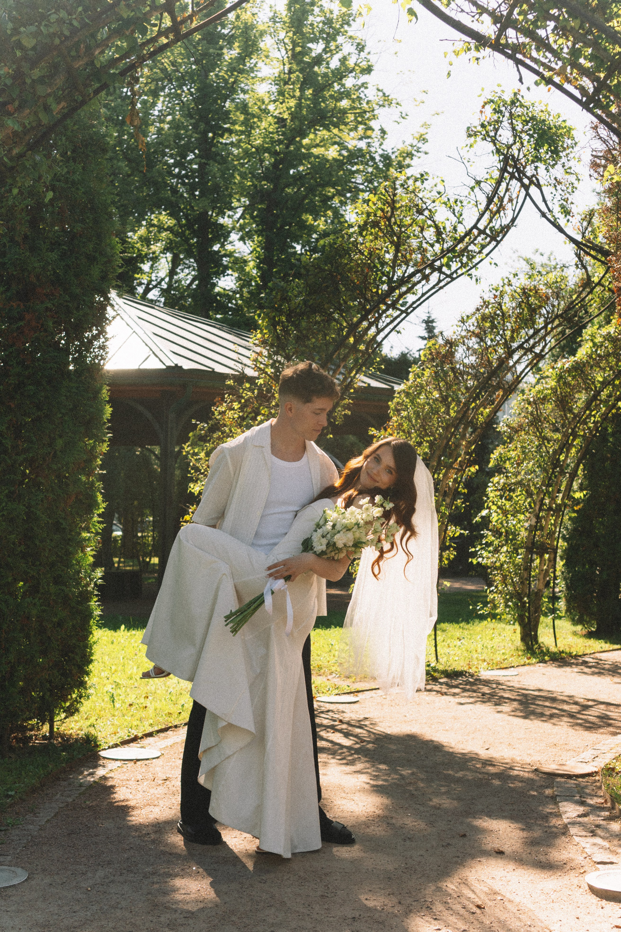 СВАДЕБНАЯ СЬЕМКА В ПЕТЕРГОФЕ И СЬЕМКА РЕПОРТАЖА В ЗАГСЕ ПЕТЕРГОФА. Профессиональный фотограф, Санкт-Петербург — Виктория Богомолова